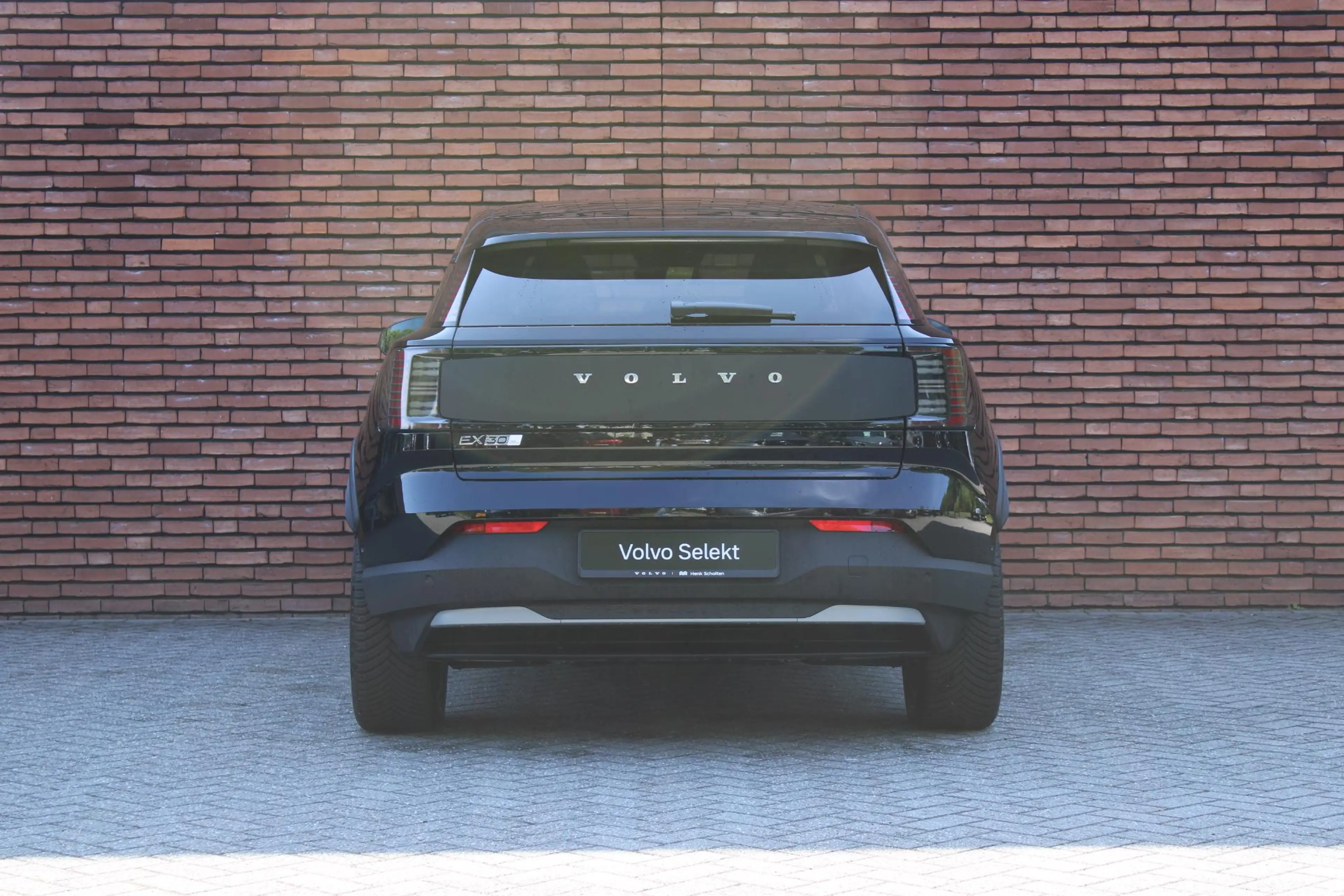 Volvo EX30 Cross Country P5 Long Range Ultra Europa 69 kWh | — photo 11