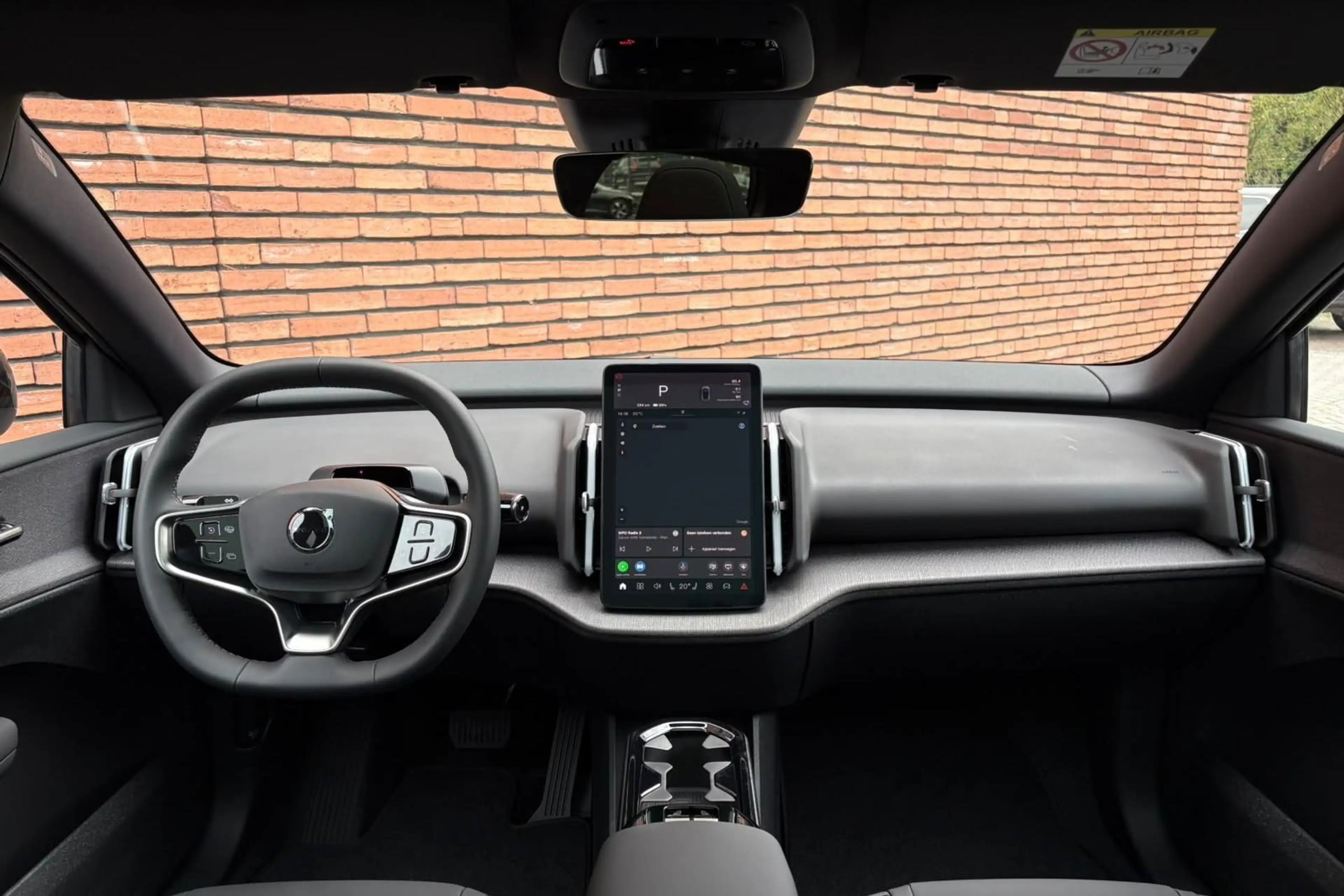 Volvo EX30 Cross Country P5 Long Range Ultra Europa 69 kWh | — photo 4