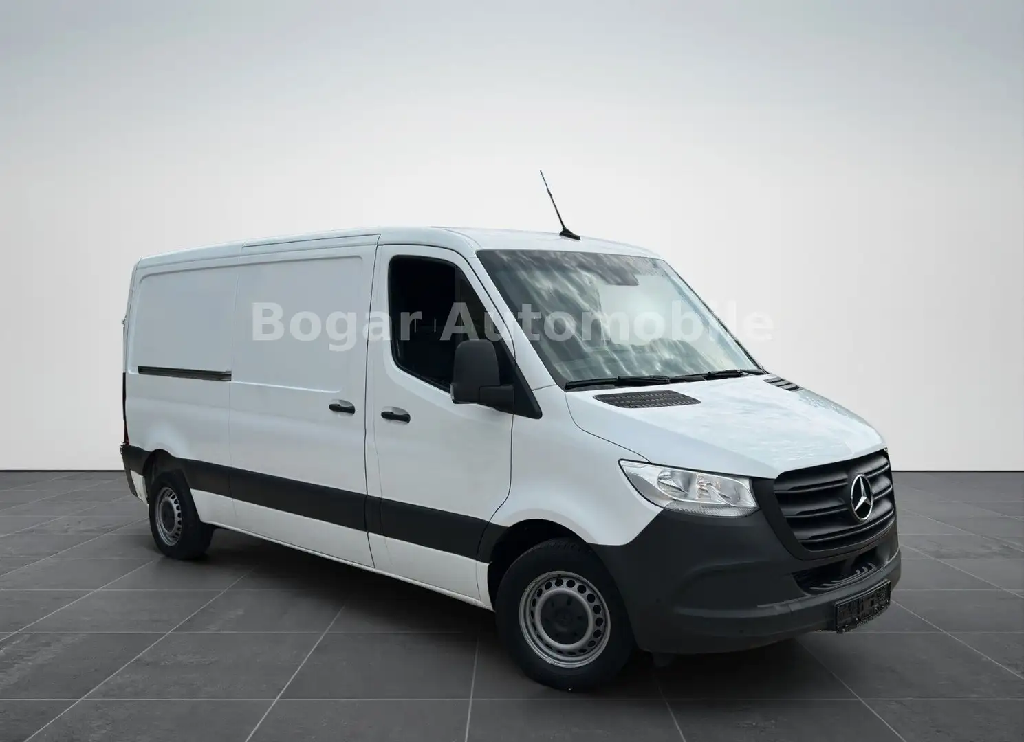 Mercedes-Benz Sprinter 211 CDI L2H1 *FLACH+LANG*TEMPOMAT*AHK* Weiß - 2