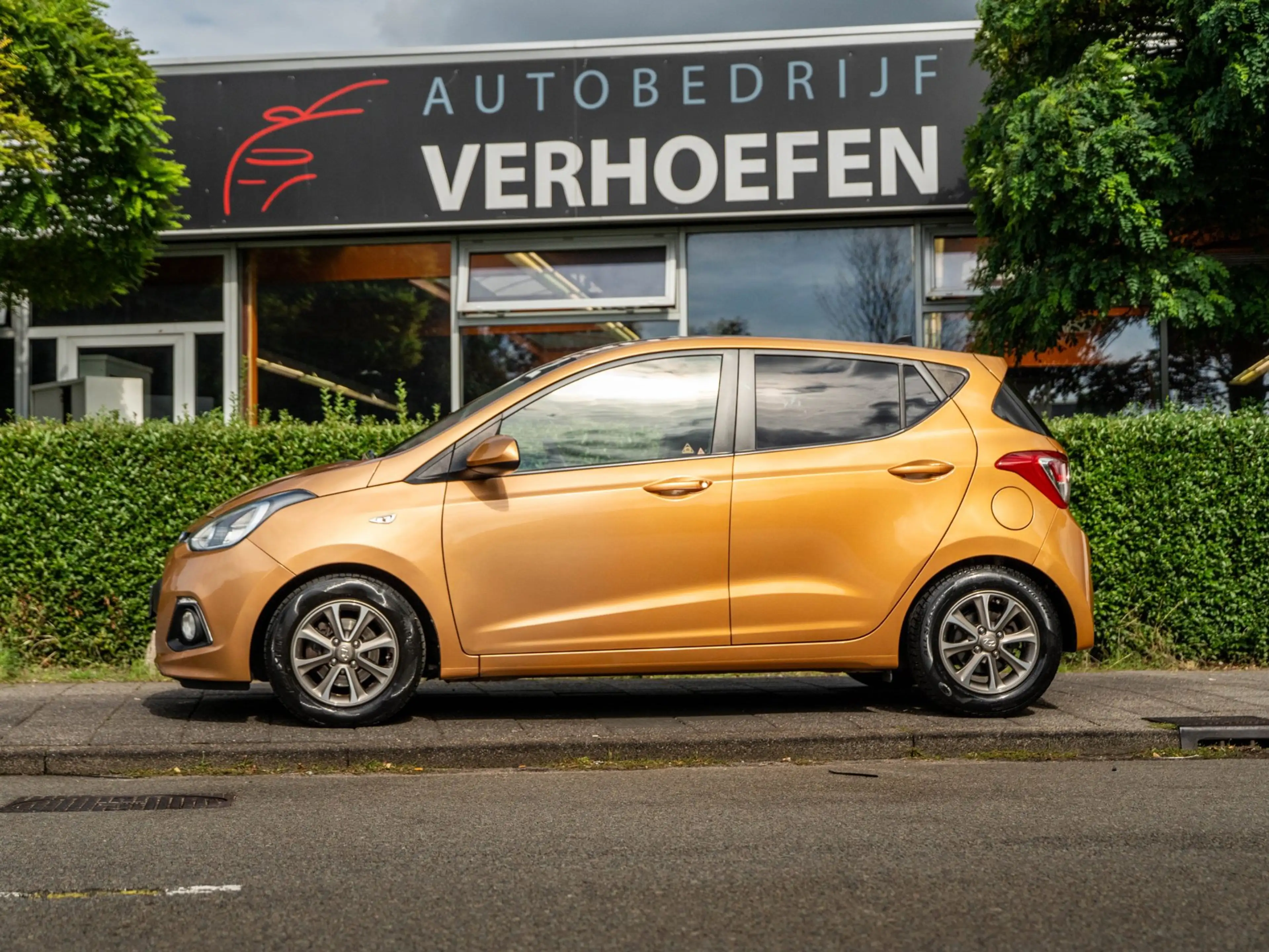Hyundai i10 1.0i i-Motion Premium - APPLE CARPLAY - CRUISE CON — photo 11