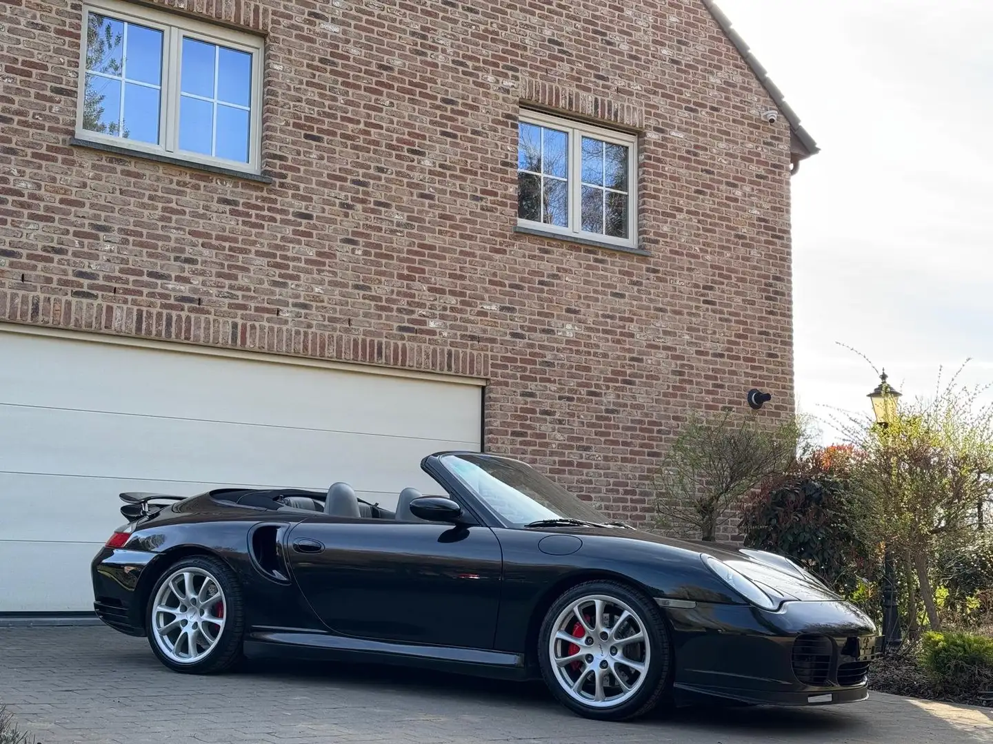 Porsche 996 911 Turbo Cabrio Černá - 2