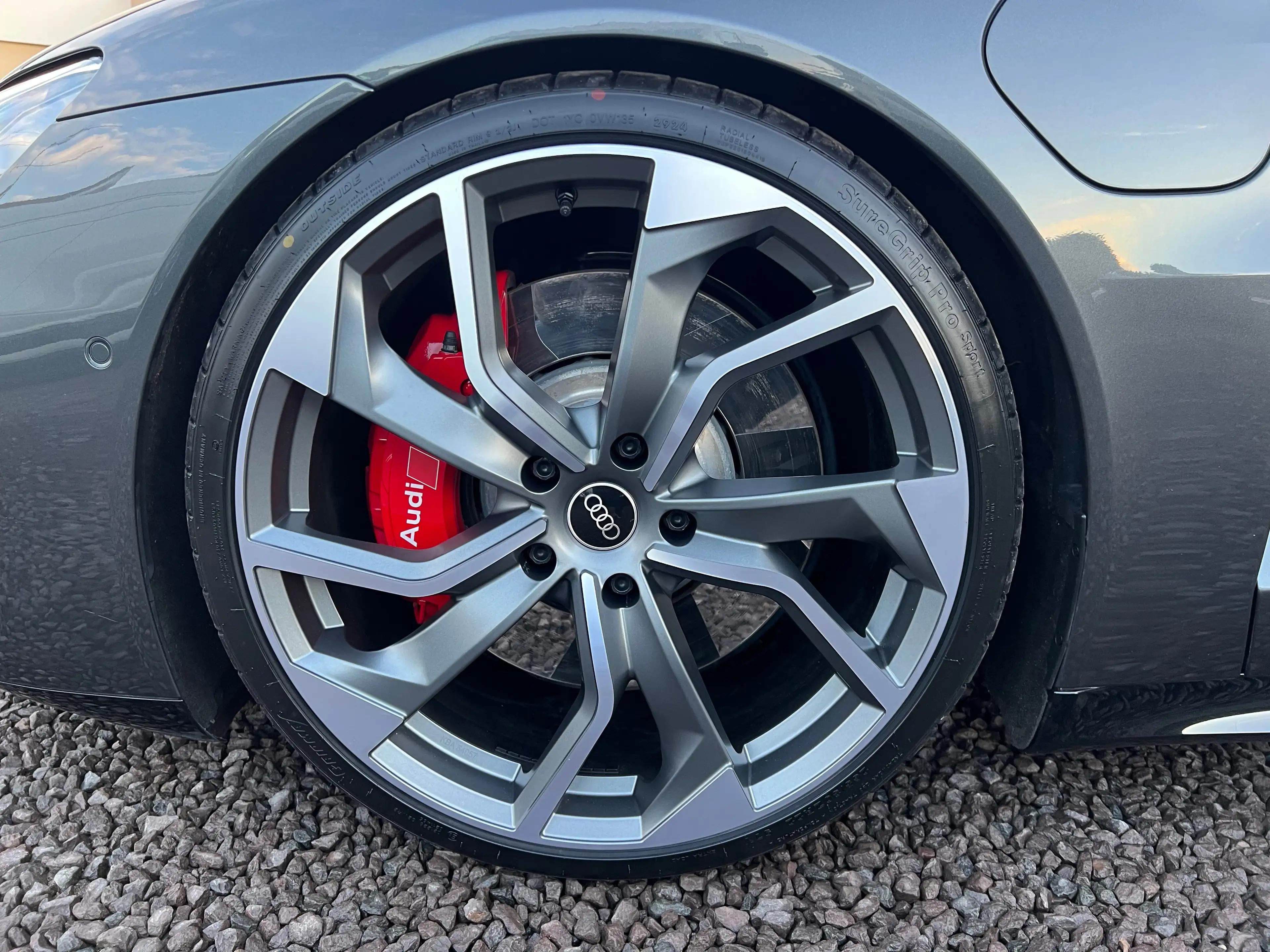 Audi e-tron GT RS quattro 22" Alufelgen, Matrix LED usw. — photo 11