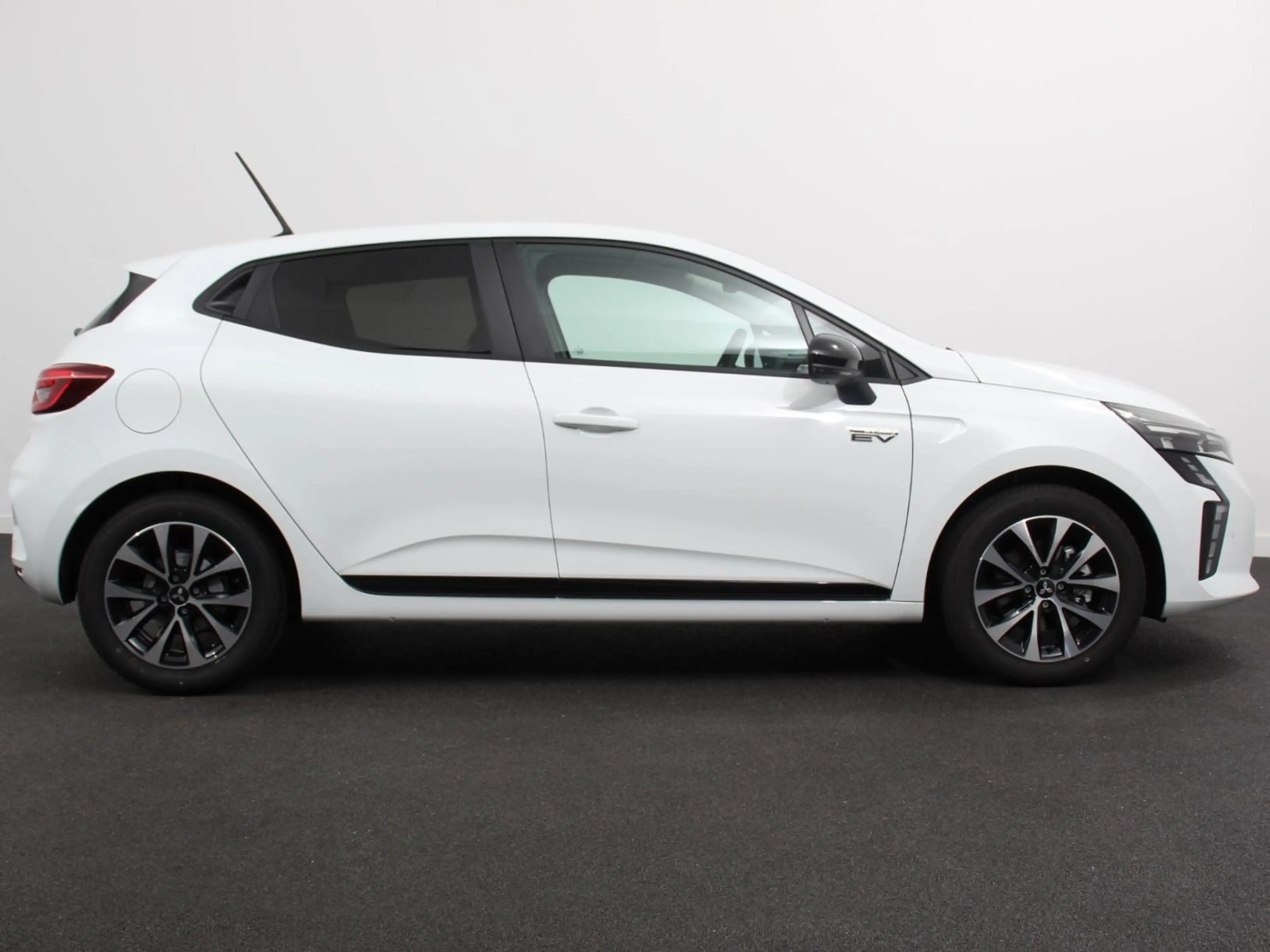 Mitsubishi Colt 1.6 HEV Automaat Intense Navigatie d.m.v. Apple Ca — photo 8