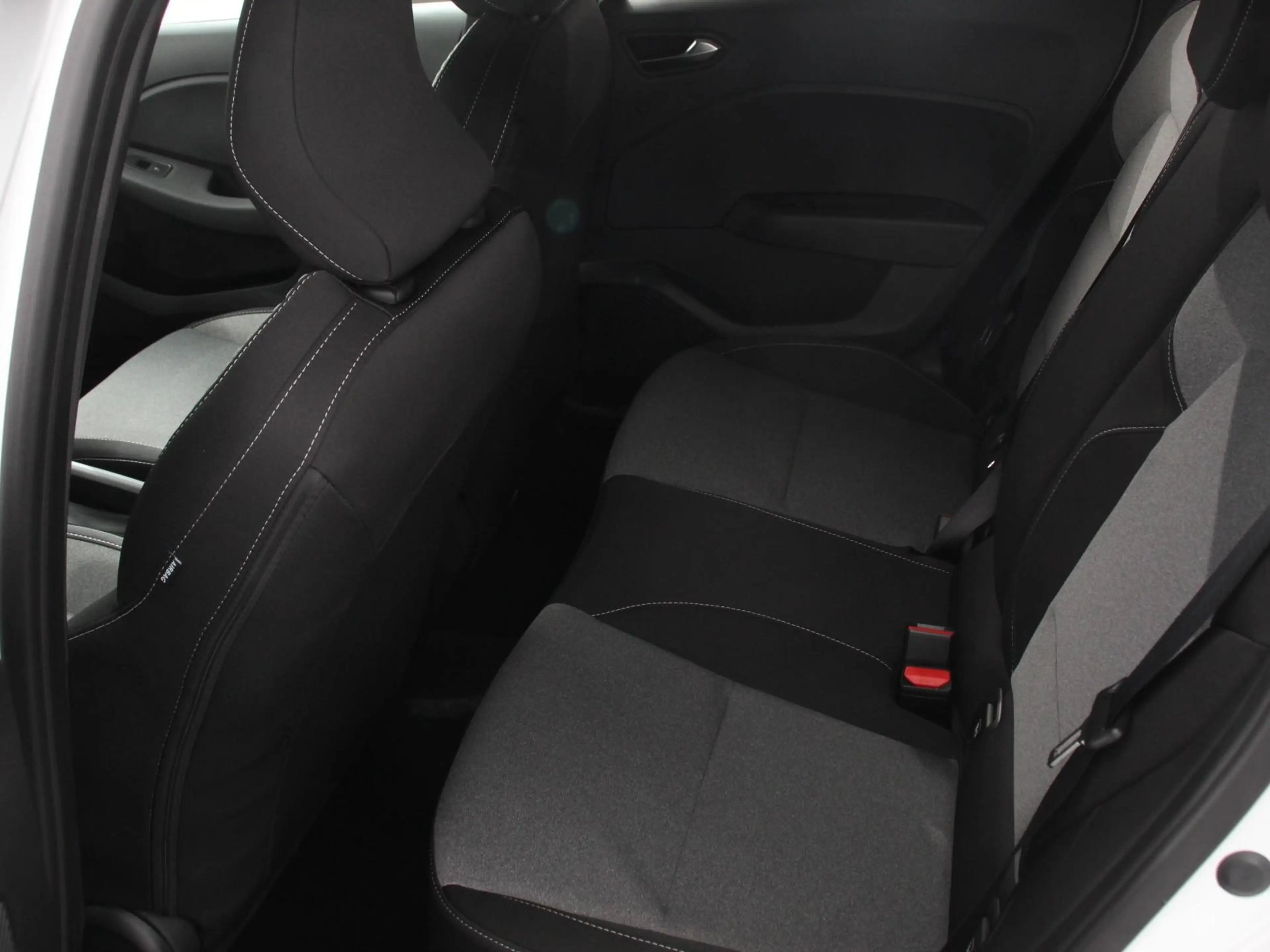 Mitsubishi Colt 1.6 HEV Automaat Intense Navigatie d.m.v. Apple Ca — photo 11