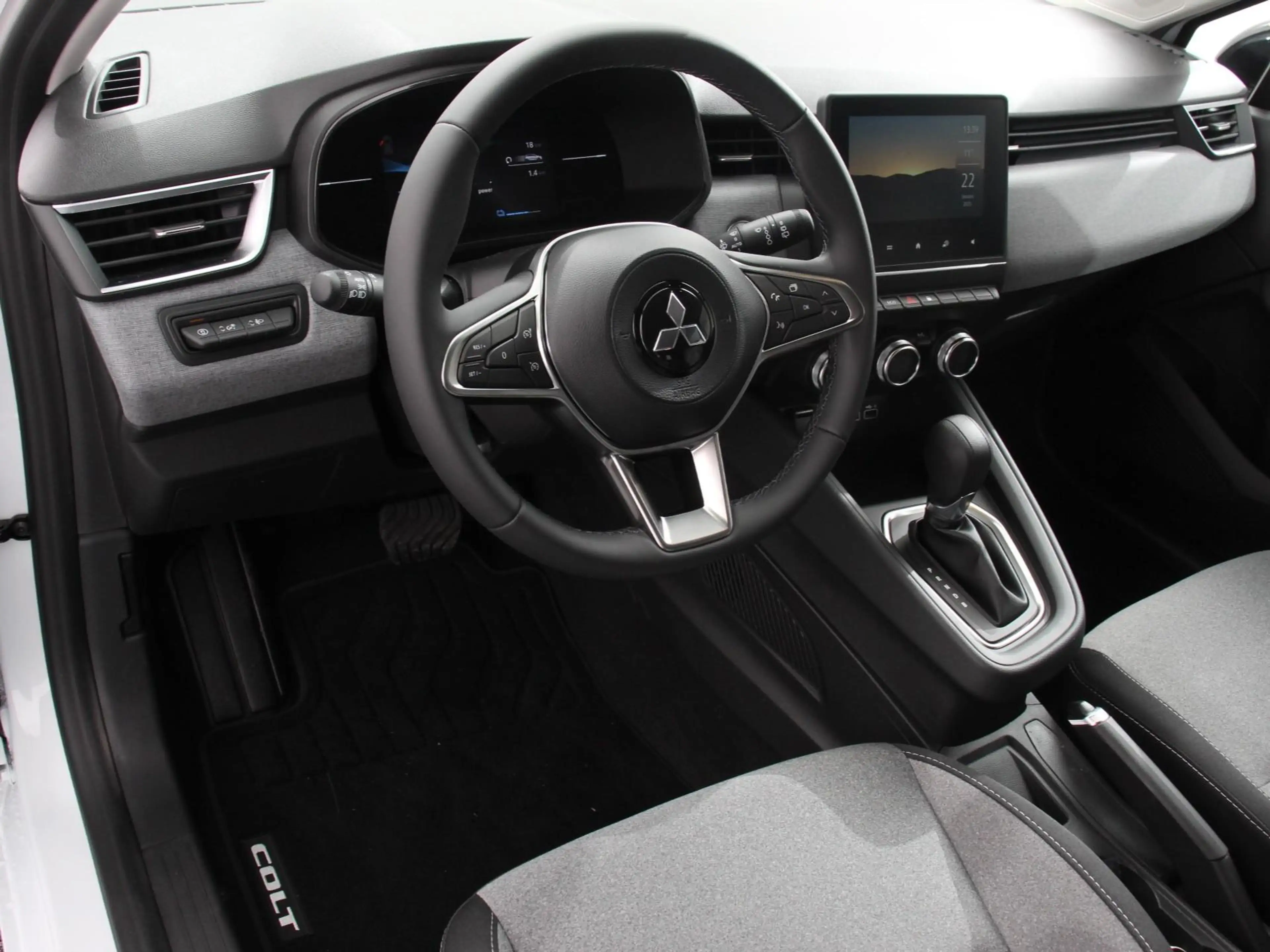 Mitsubishi Colt 1.6 HEV Automaat Intense Navigatie d.m.v. Apple Ca — photo 2