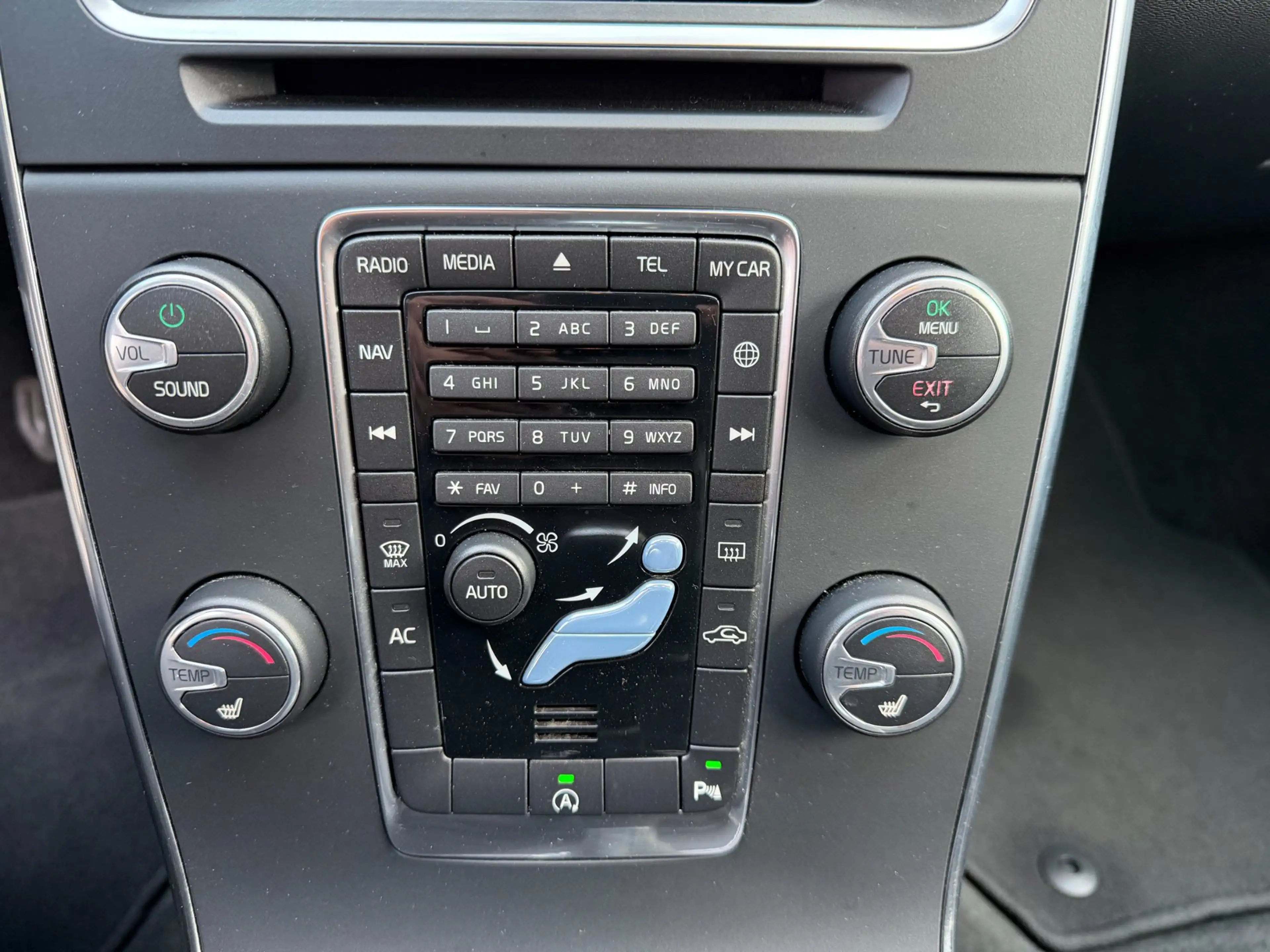 Volvo V60 Cross Country 2.0 D3 Momentum, Navi, cruise, stoelverw, trekhaak — photo 12