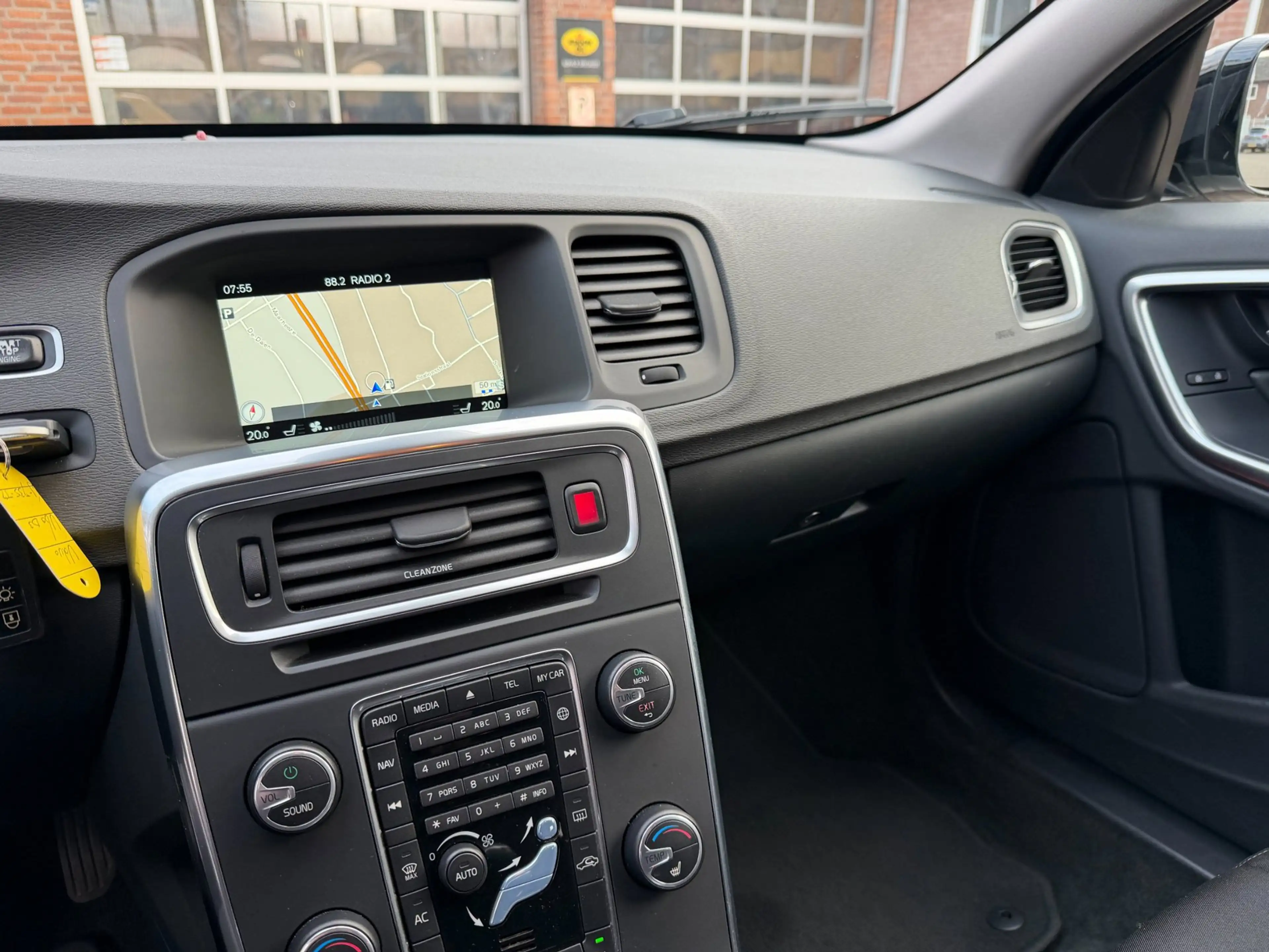 Volvo V60 Cross Country 2.0 D3 Momentum, Navi, cruise, stoelverw, trekhaak — photo 11