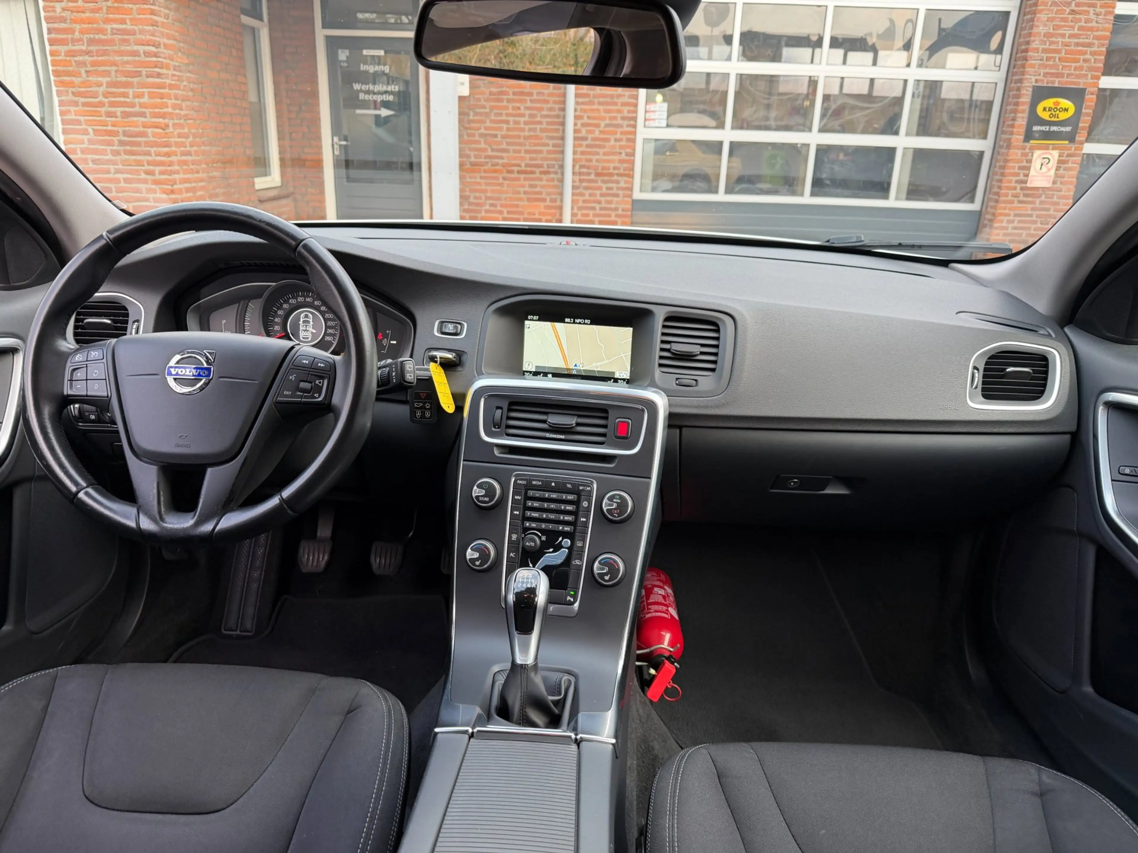 Volvo V60 Cross Country 2.0 D3 Momentum, Navi, cruise, stoelverw, trekhaak — photo 10