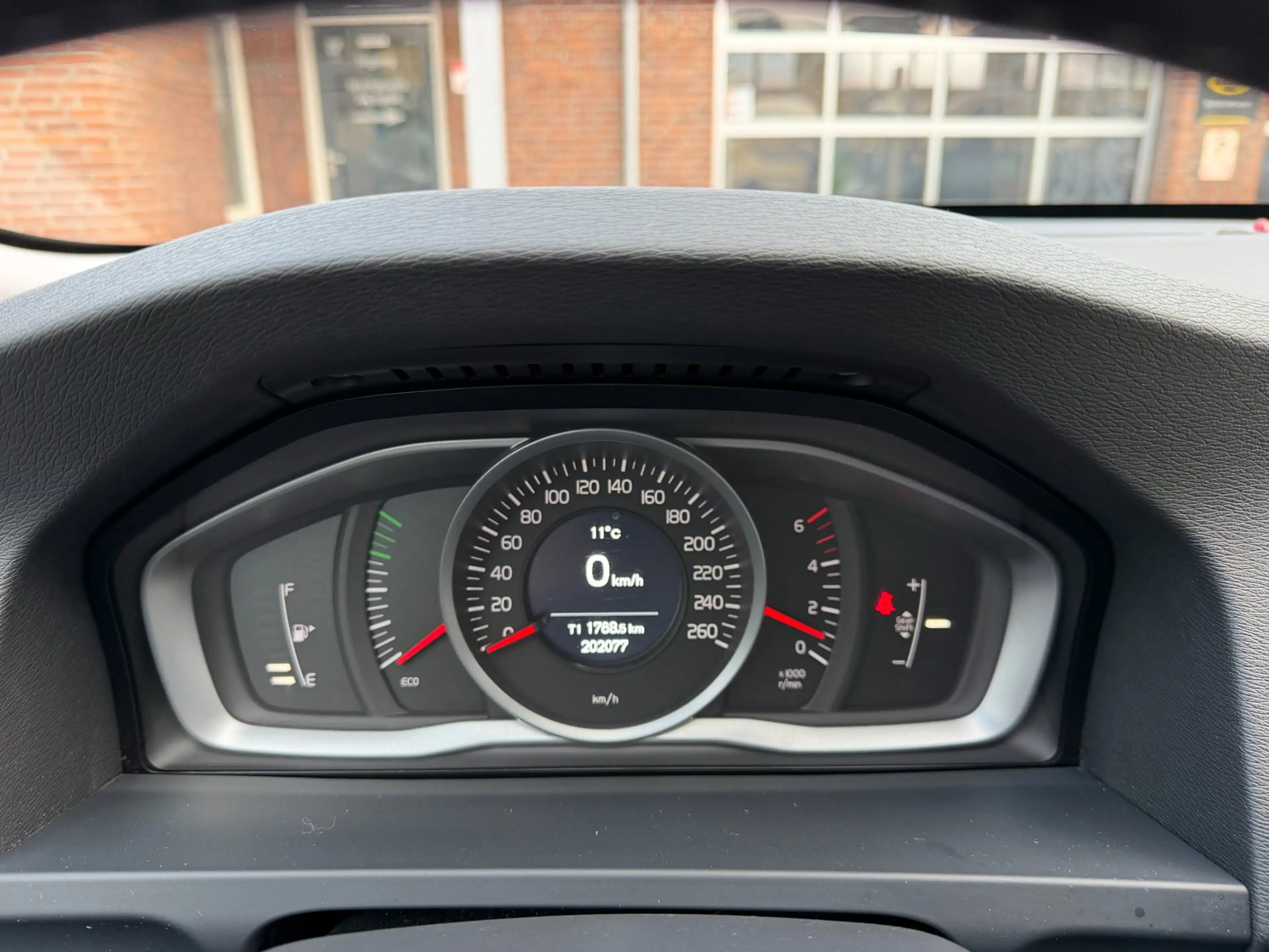 Volvo V60 Cross Country 2.0 D3 Momentum, Navi, cruise, stoelverw, trekhaak — photo 16