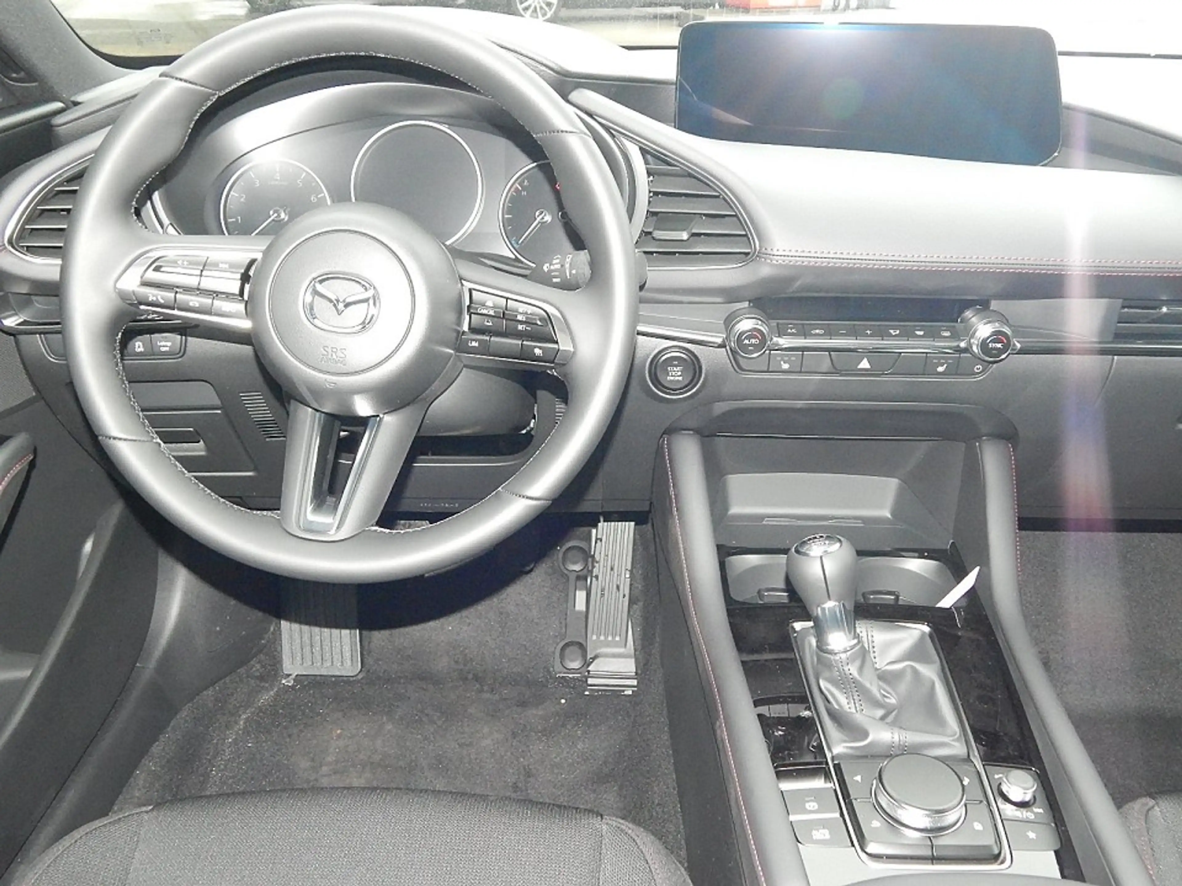 Mazda 3 2.5L e-SKYACTIV G 140ps 6MT FWD Homura — photo 10