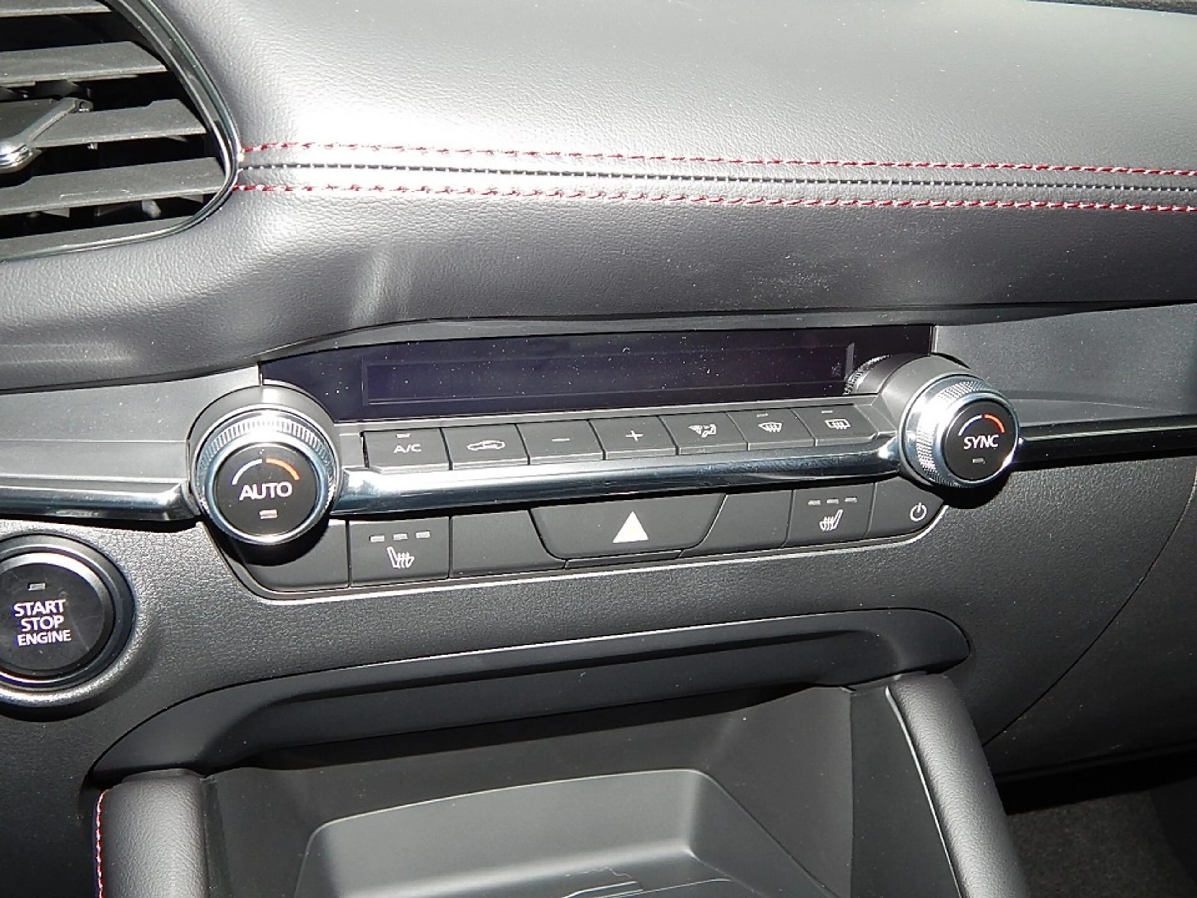 Mazda 3 2.5L e-SKYACTIV G 140ps 6MT FWD Homura — photo 14