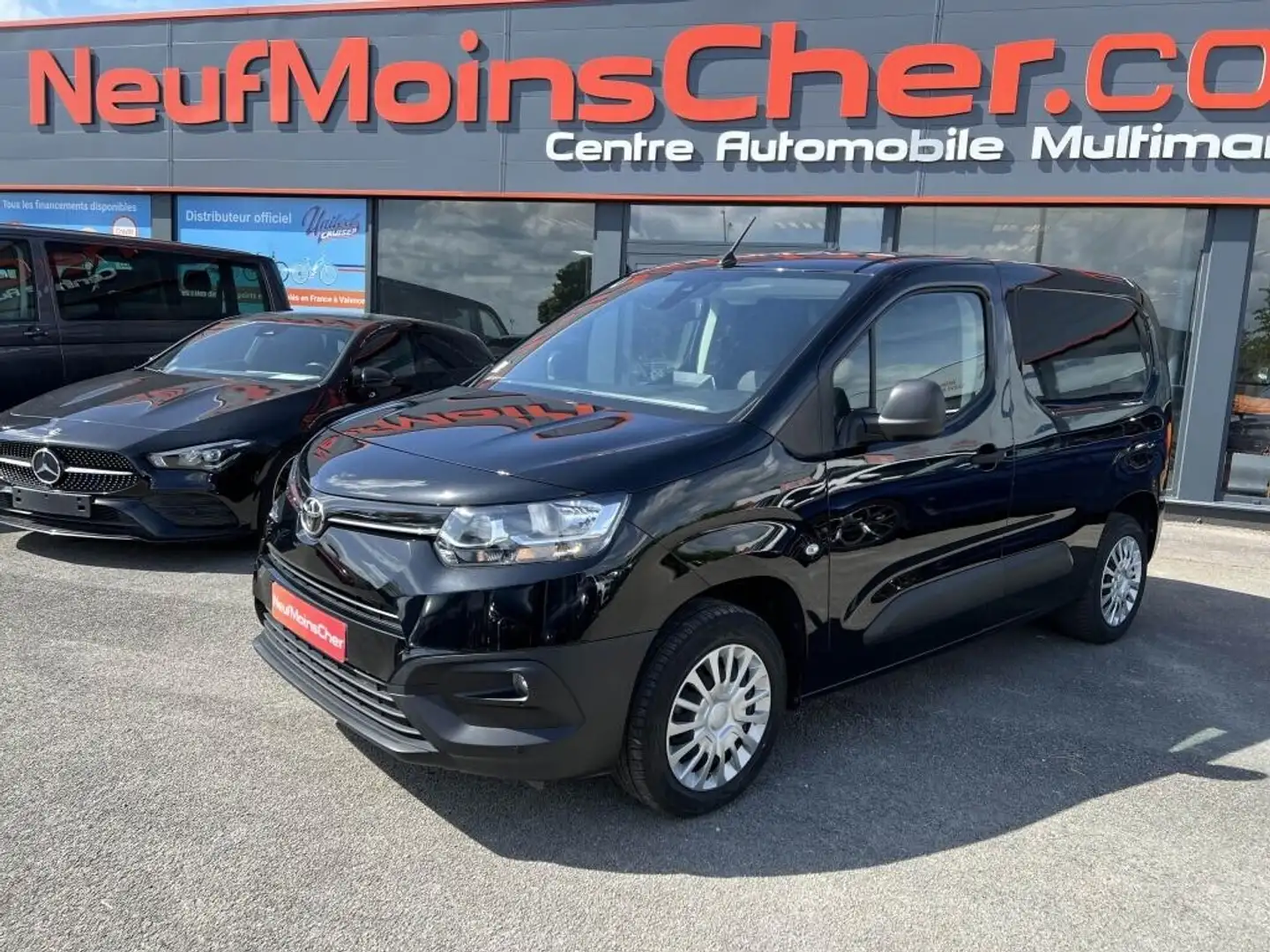 Toyota Proace City Business Fourgon Medium 1.5 100cv D-4D Inclus Camera de recul + TVA RECUPERABLE Noir - 1