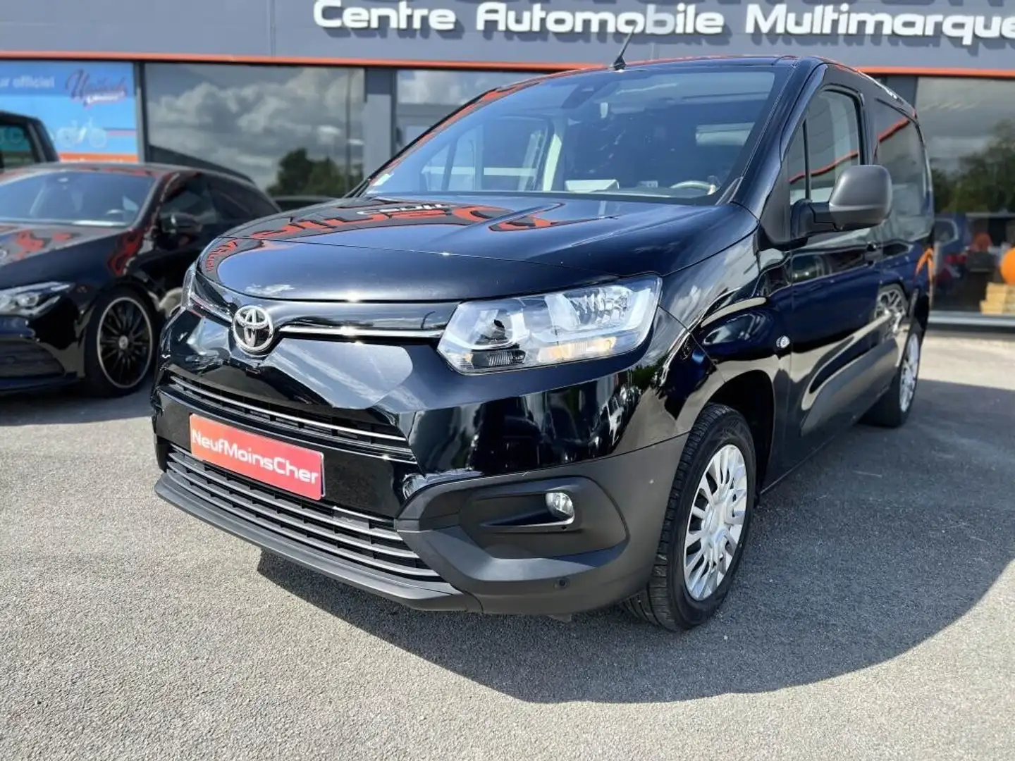 Toyota Proace City Business Fourgon Medium 1.5 100cv D-4D Inclus Camera de recul + TVA RECUPERABLE Noir - 2