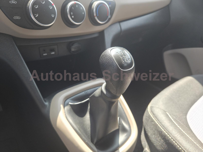 Hyundai i10 1.0 — photo 14