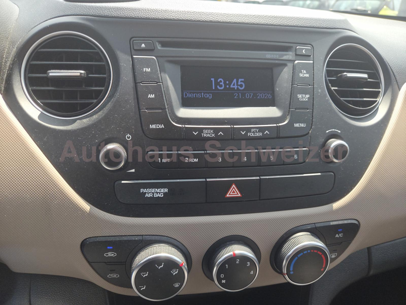 Hyundai i10 1.0 — photo 13