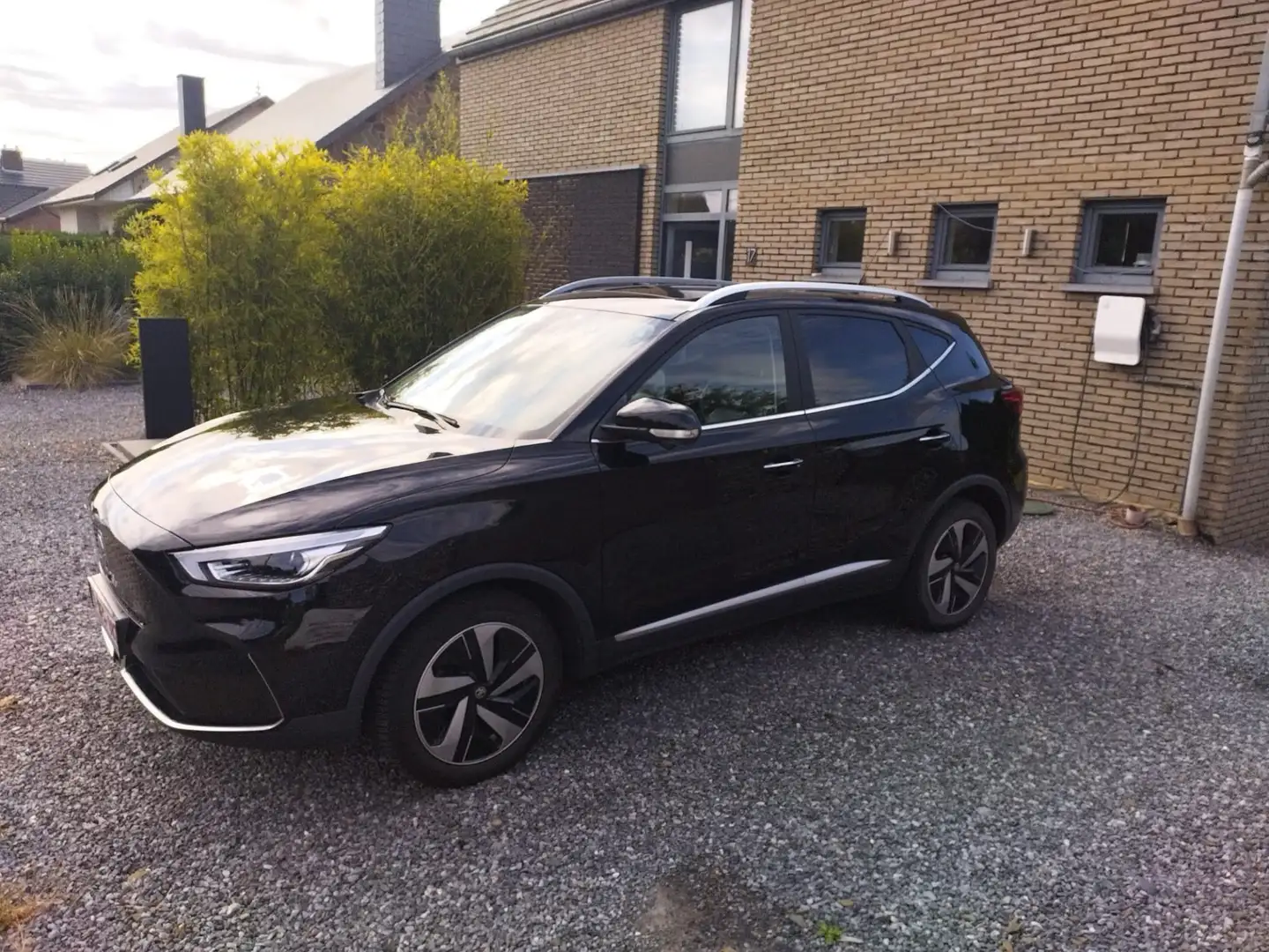 MG ZS e-ZS 51 kWh Luxury Standard Range - 1