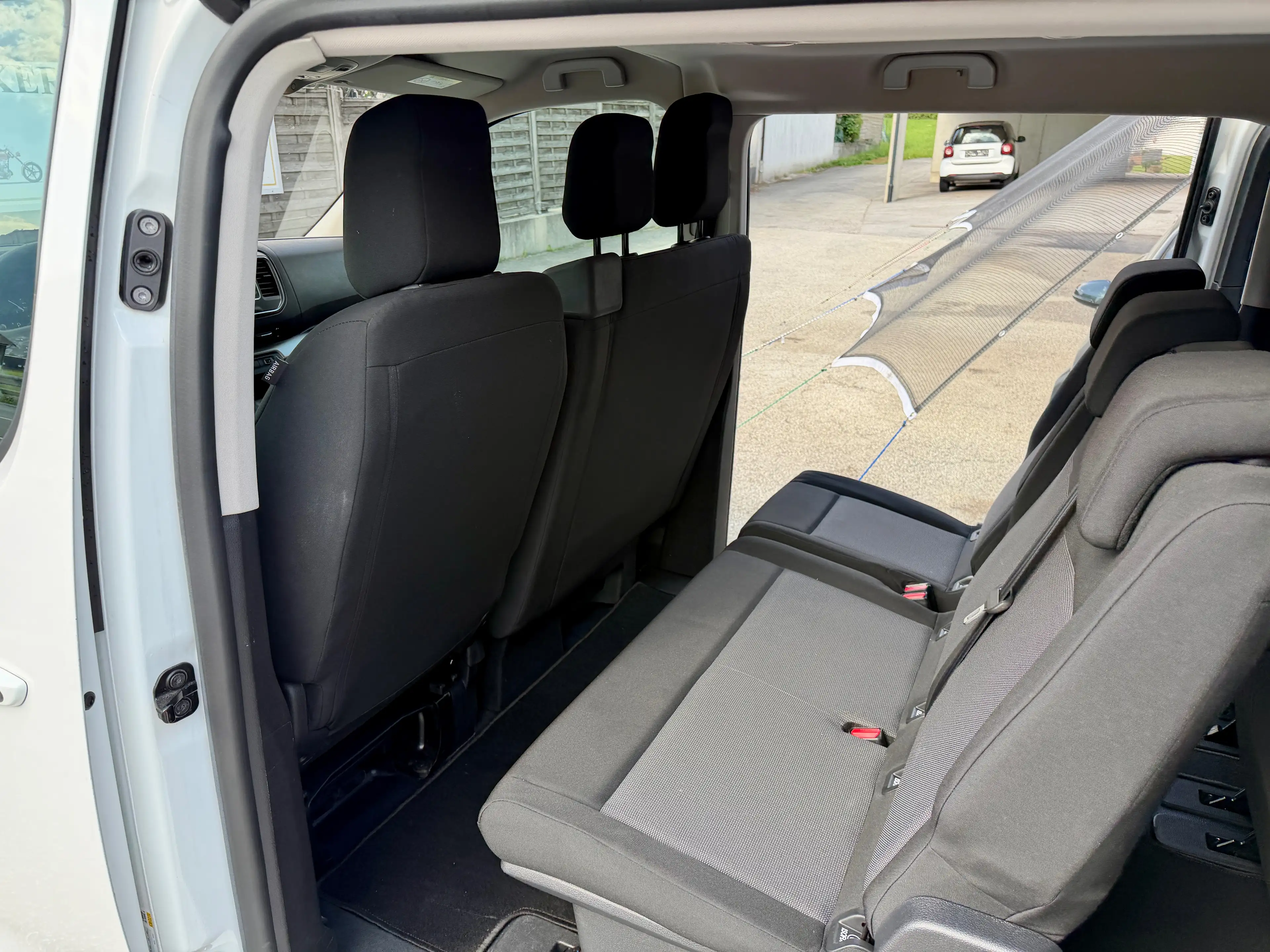 Peugeot Traveller Business L2 BlueHDI — photo 15