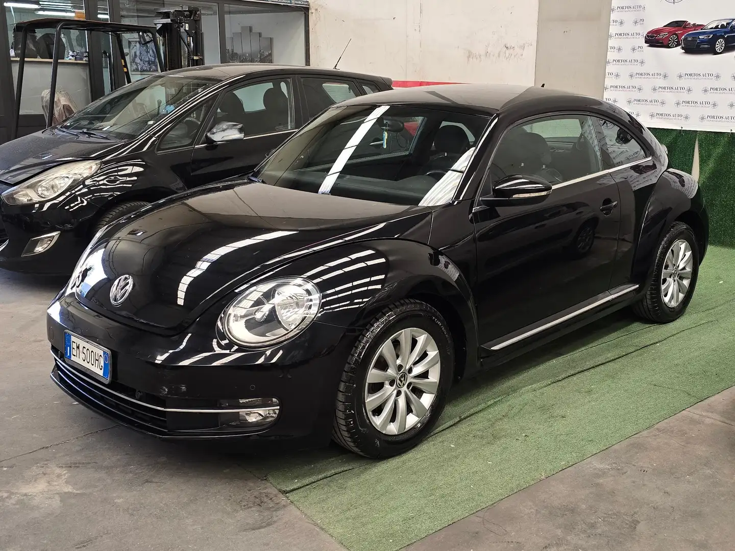 Volkswagen Maggiolino Maggiolino 2011 1.6 tdi Design 105cv Nero - 2