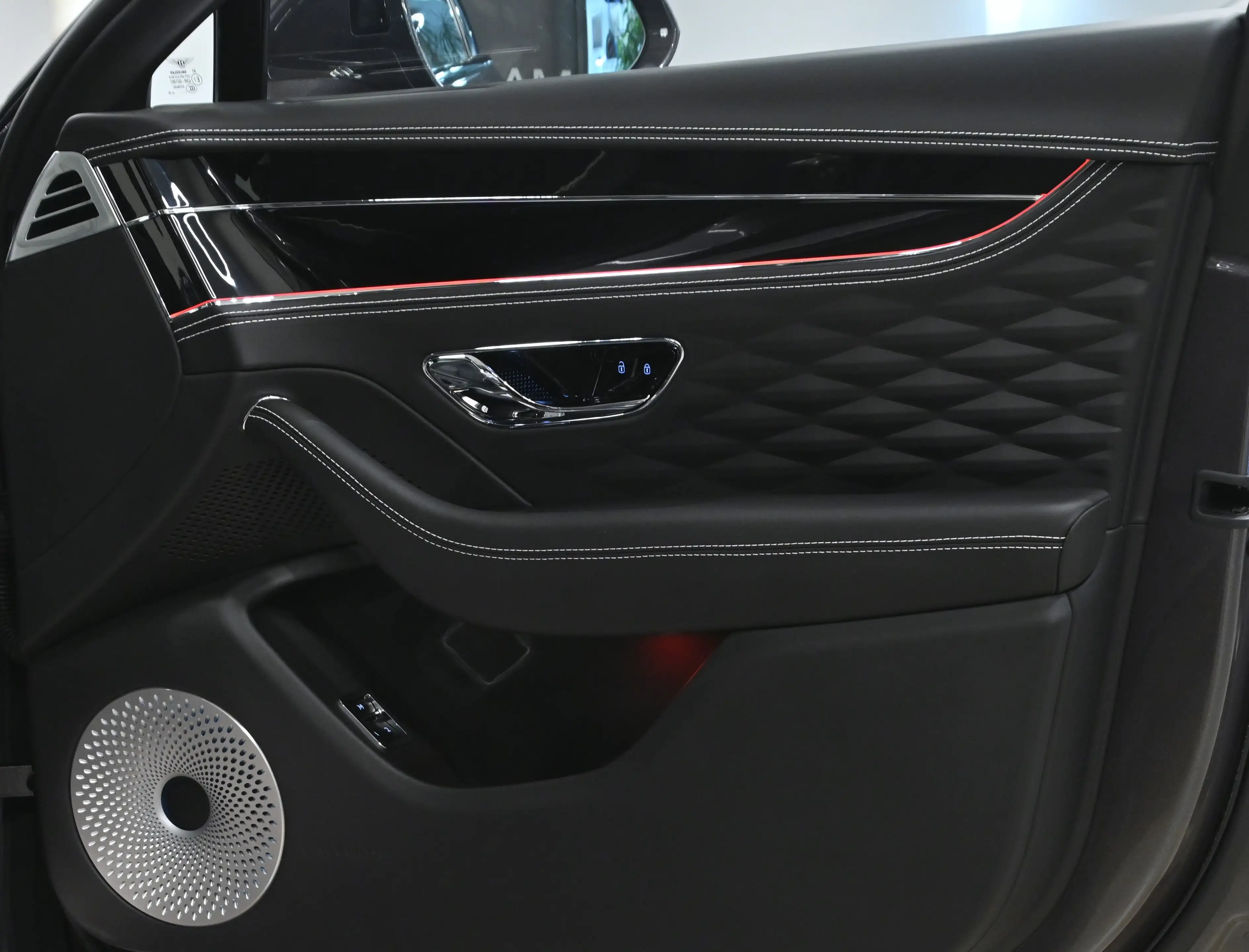 Bentley Flying Spur Flying Spur Hybrid Mulliner Specification — photo 6