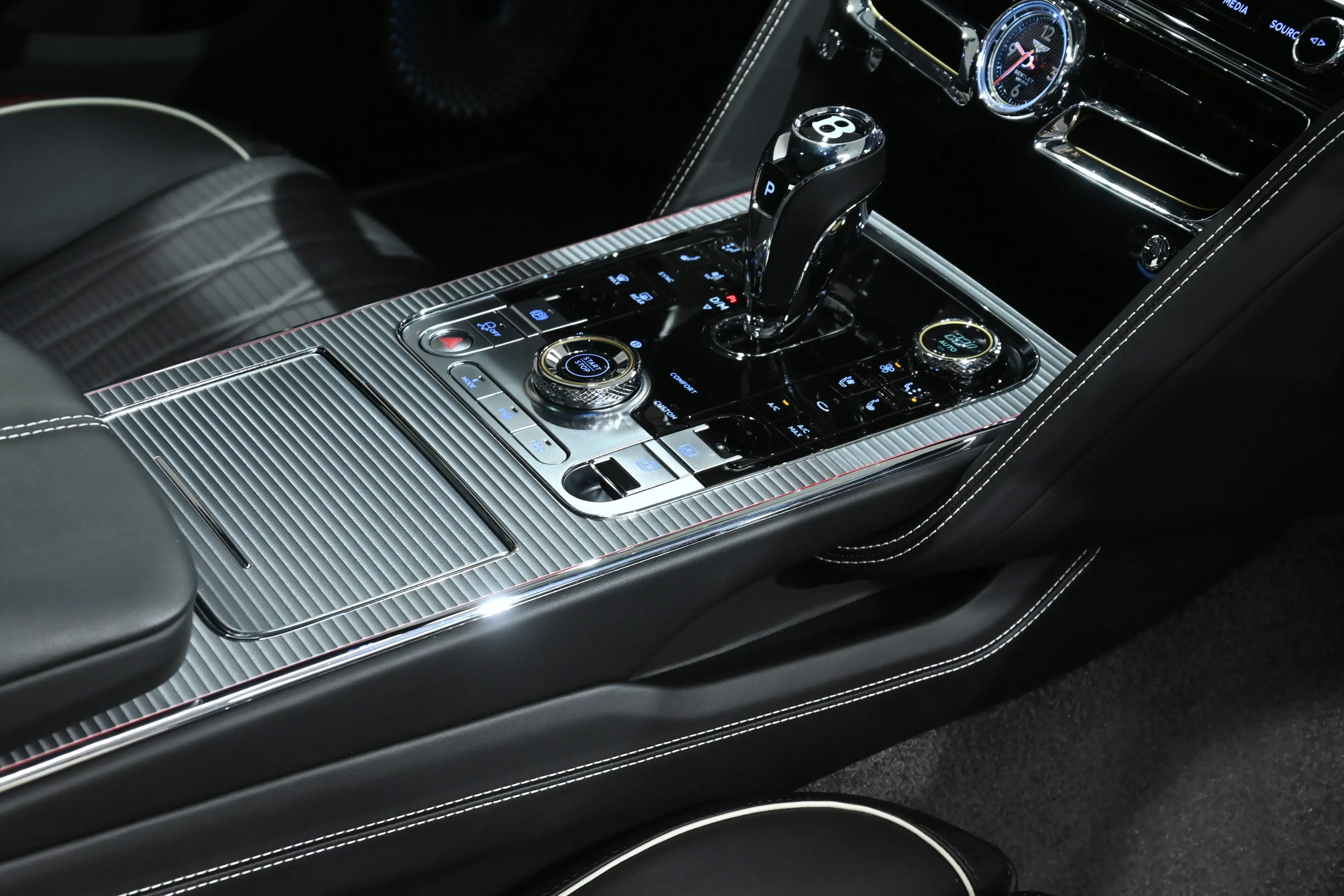 Bentley Flying Spur Flying Spur Hybrid Mulliner Specification — photo 7