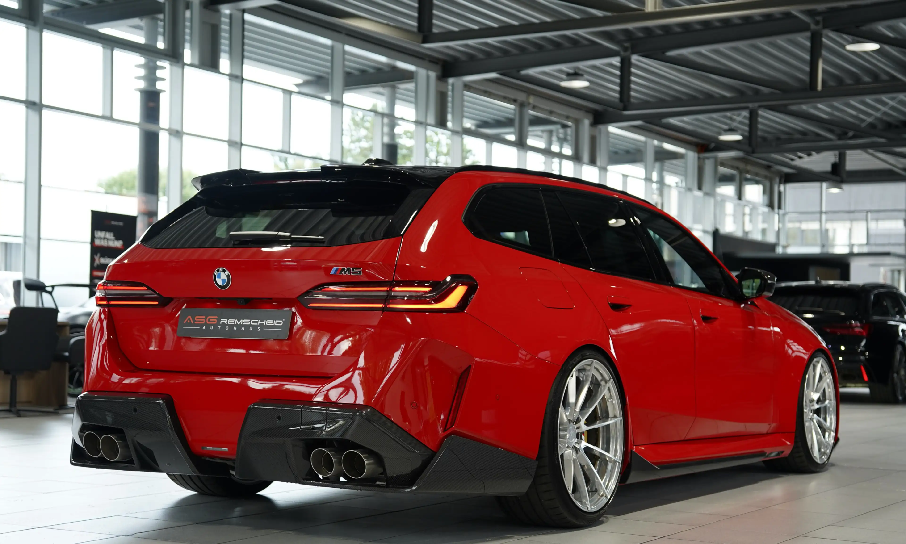 BMW M5 Touring 1.H *Carbon*Keramik*Grail*RossoCorsa — photo 10