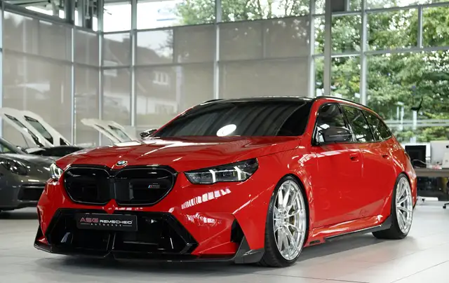 BMW M5 view 4