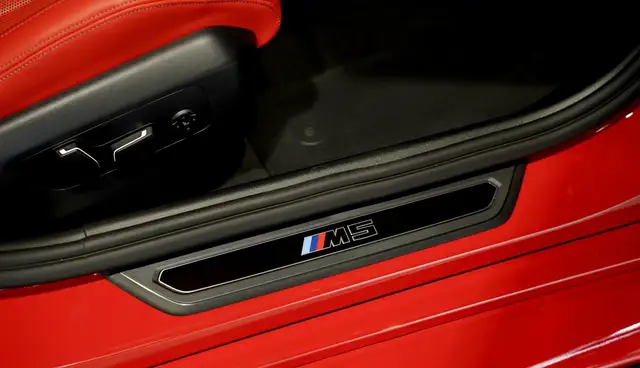 BMW M5 view 23