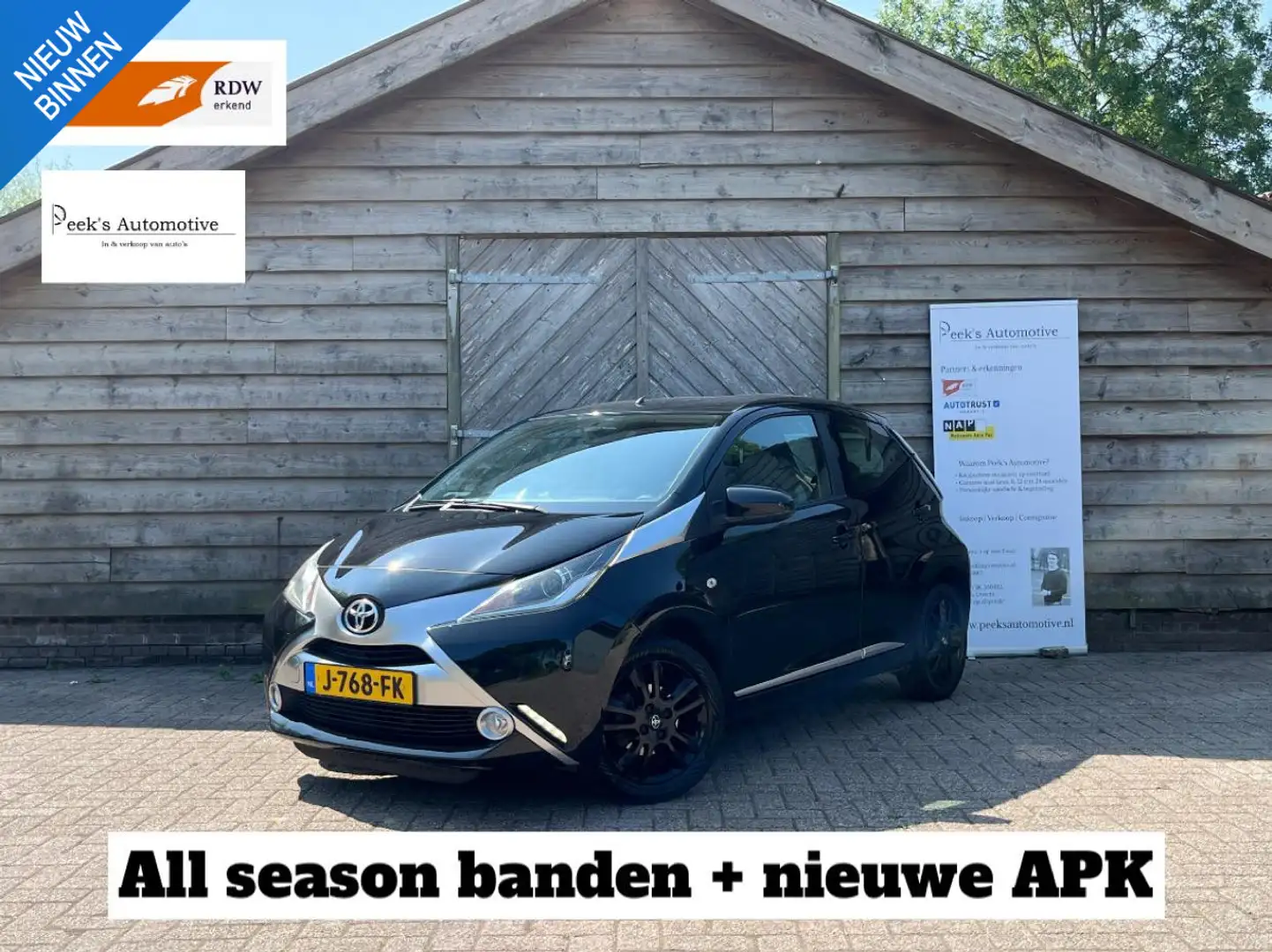 Toyota Aygo 1.0 VVT-i x-wave | Clima | Navi | Keyless | Camera Zwart - 1
