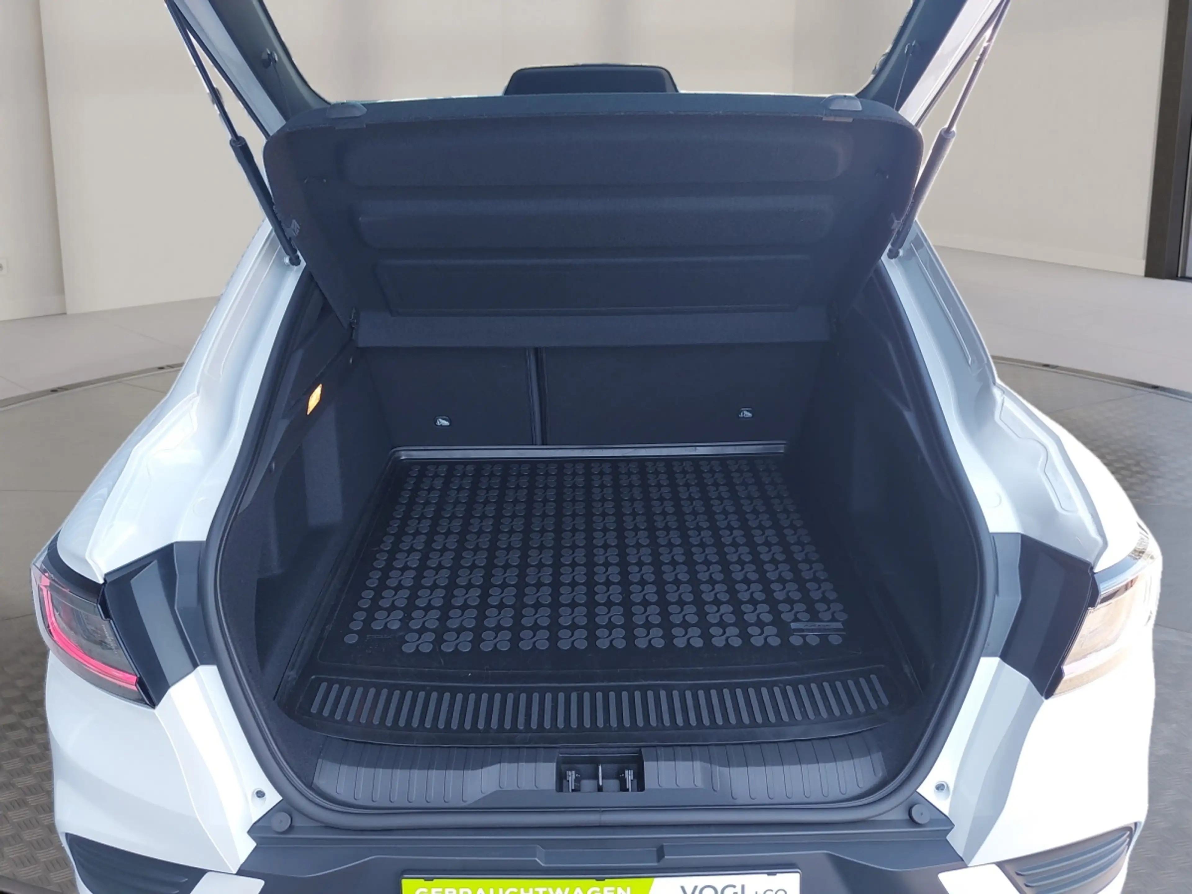 Renault Arkana E-Tech Hybrid 145 Esprit Alpine Aut. — photo 12