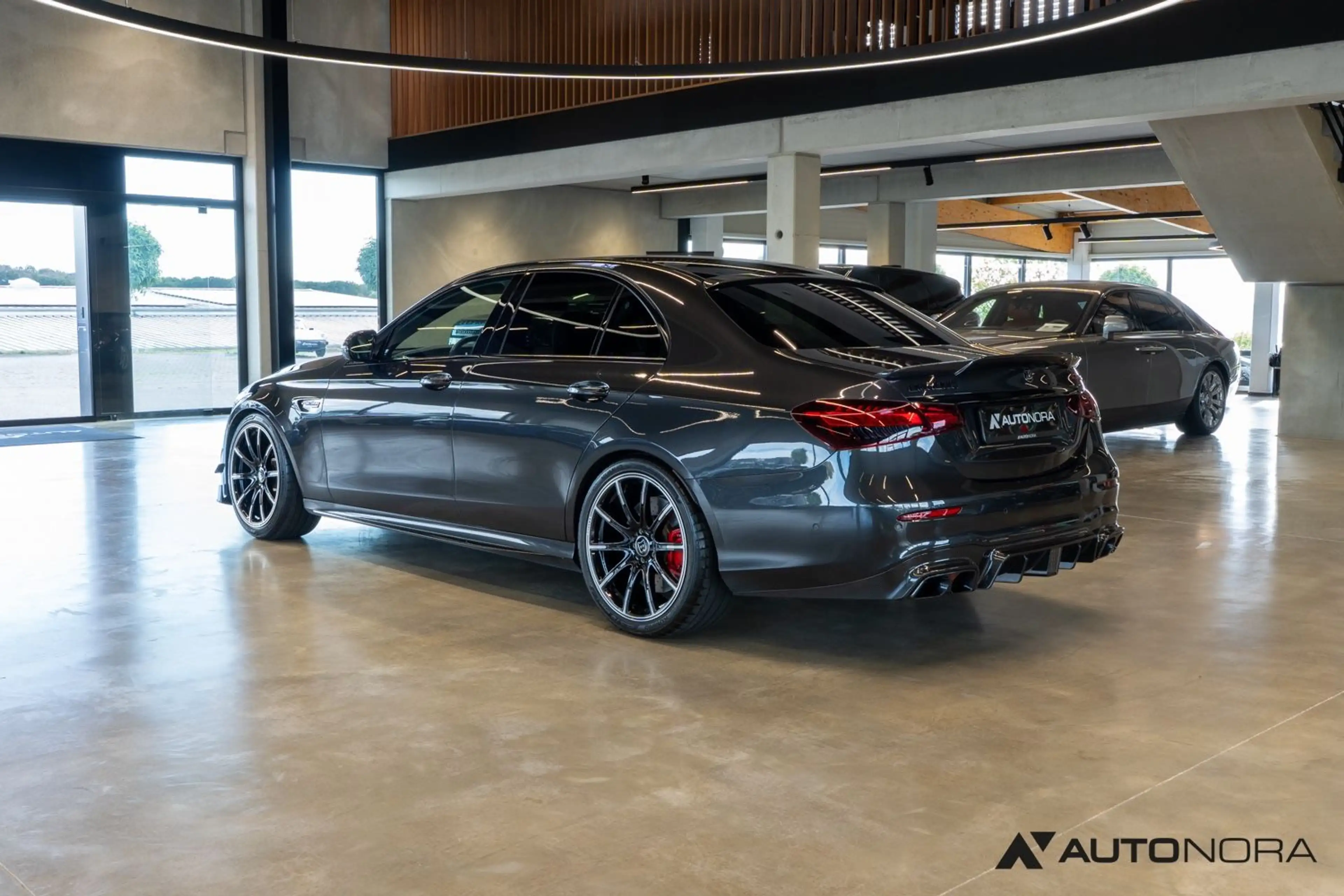 Mercedes-Benz E 63 AMG AMG E63 S 4Matic+ Brabus Burmester Multibeam — photo 2