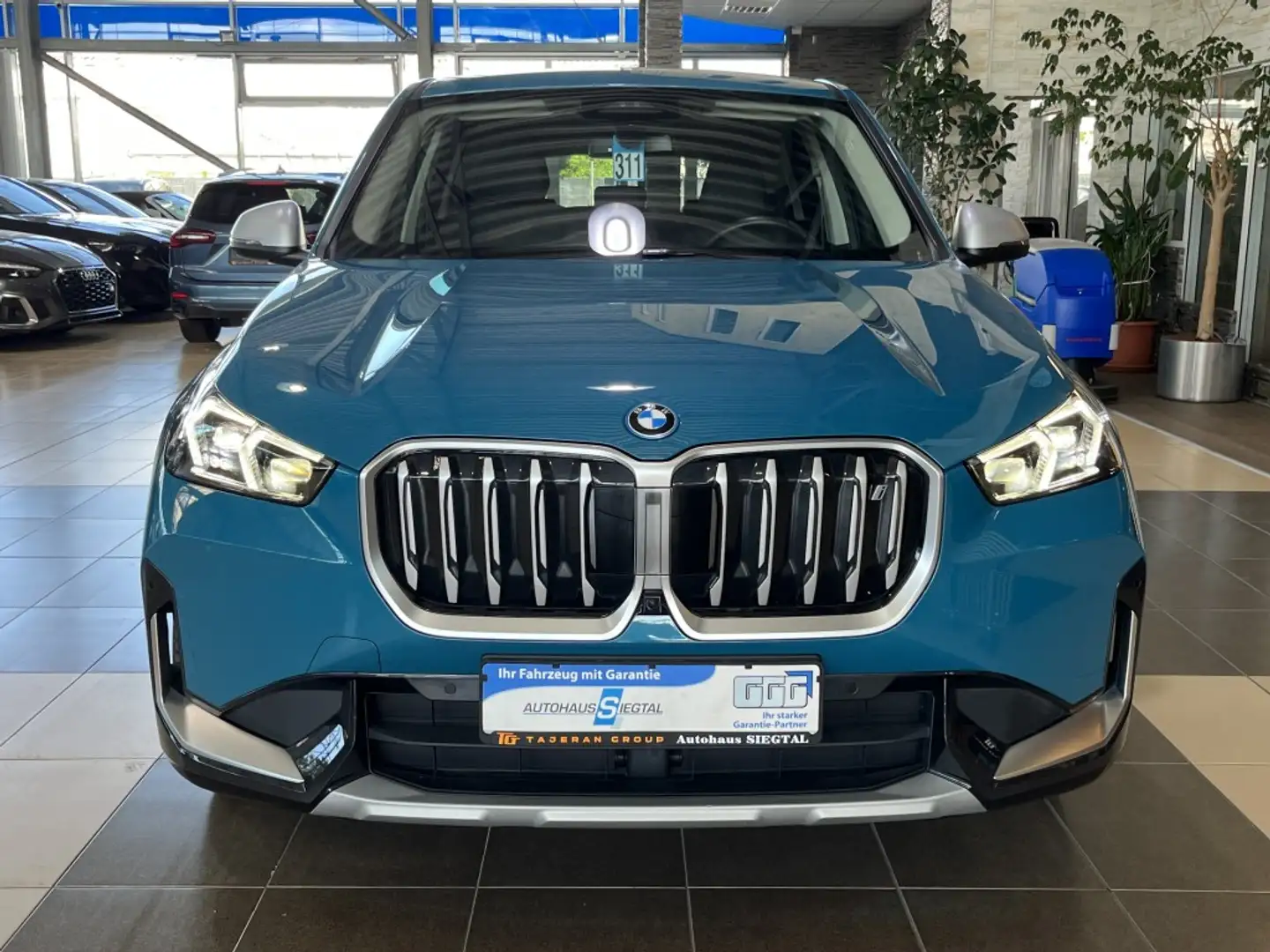 BMW X1 30 xDrive xLine*SHZ*LED*360Cam*Navi*Leder* - 2