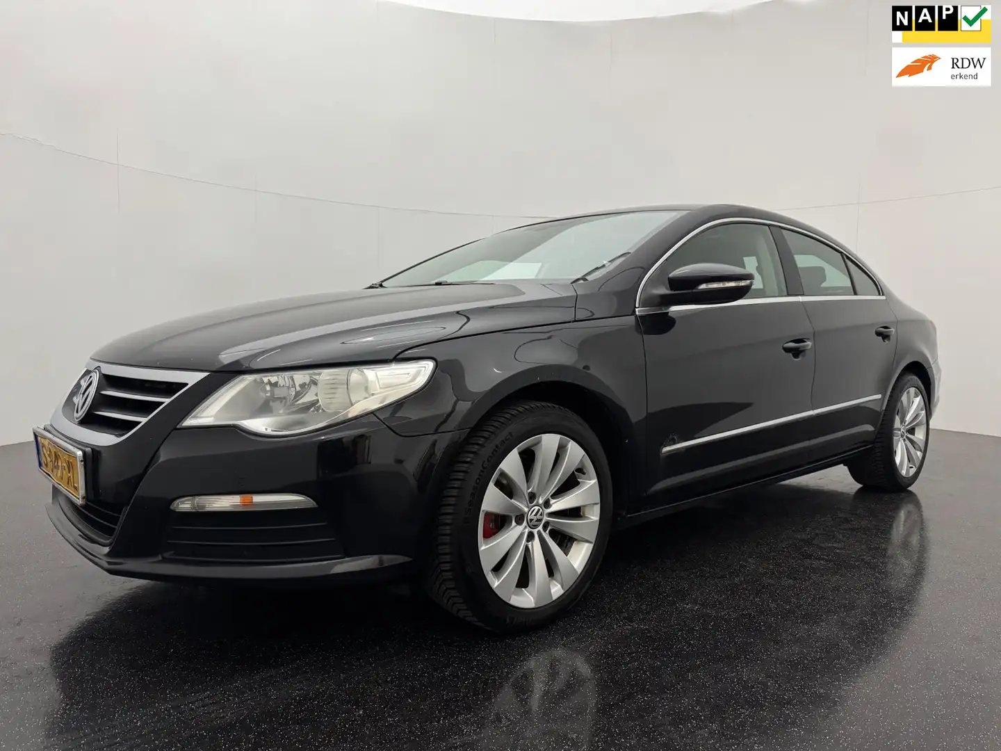 Volkswagen Passat 1.8 TFSI Trendline Zwart - 1