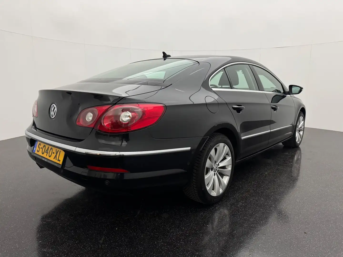 Volkswagen Passat 1.8 TFSI Trendline Zwart - 2