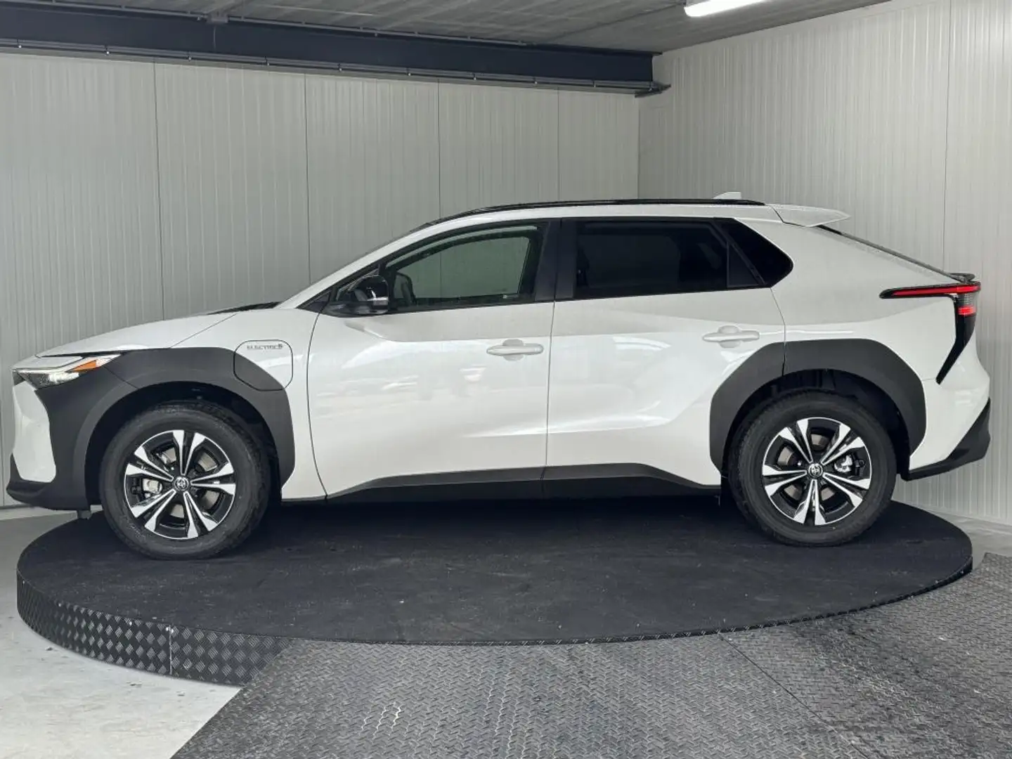 Toyota bZ4X Dynamic 71 kWh Demo Panoramadak Navi Cruise Wit - 2