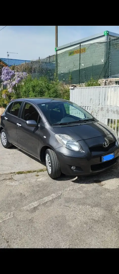 Toyota Yaris 5p 1.3 (dual) Sol c/vsc+trc - 1