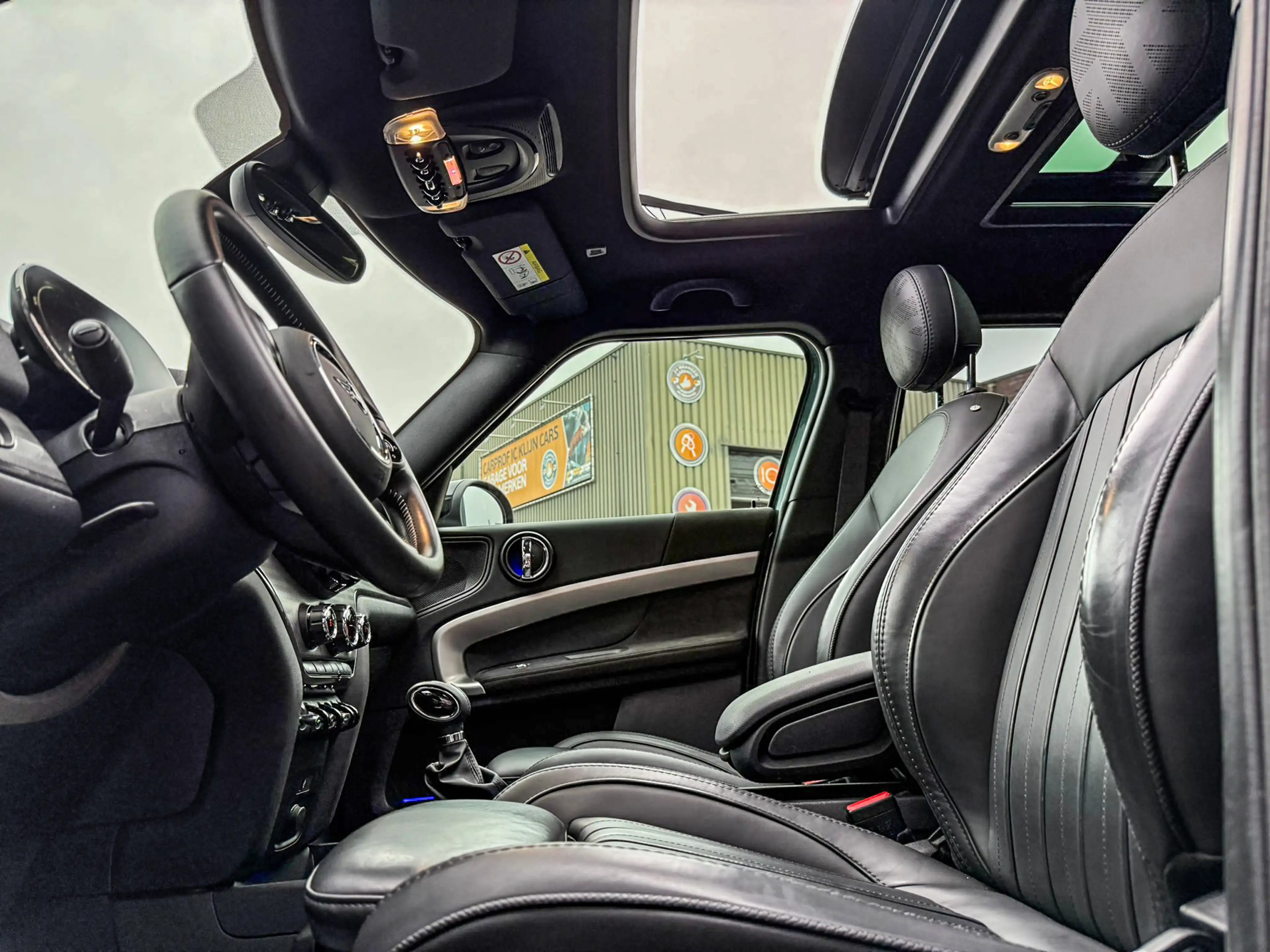 MINI Cooper SE Countryman 1.5 ALL4 MINI Yours aut 220pk/Pano/Camera/19"/Head — photo 4
