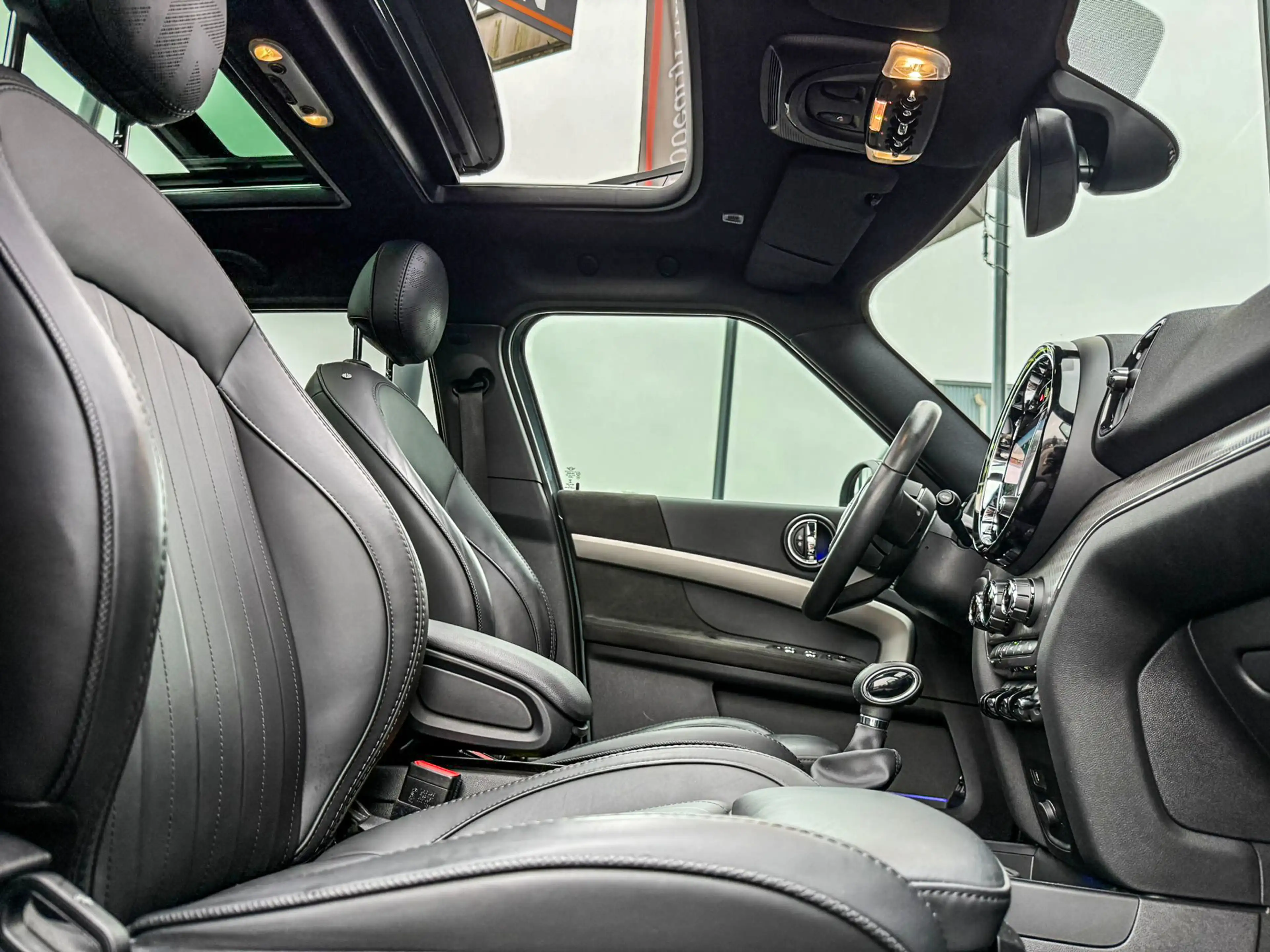 MINI Cooper SE Countryman 1.5 ALL4 MINI Yours aut 220pk/Pano/Camera/19"/Head — photo 10
