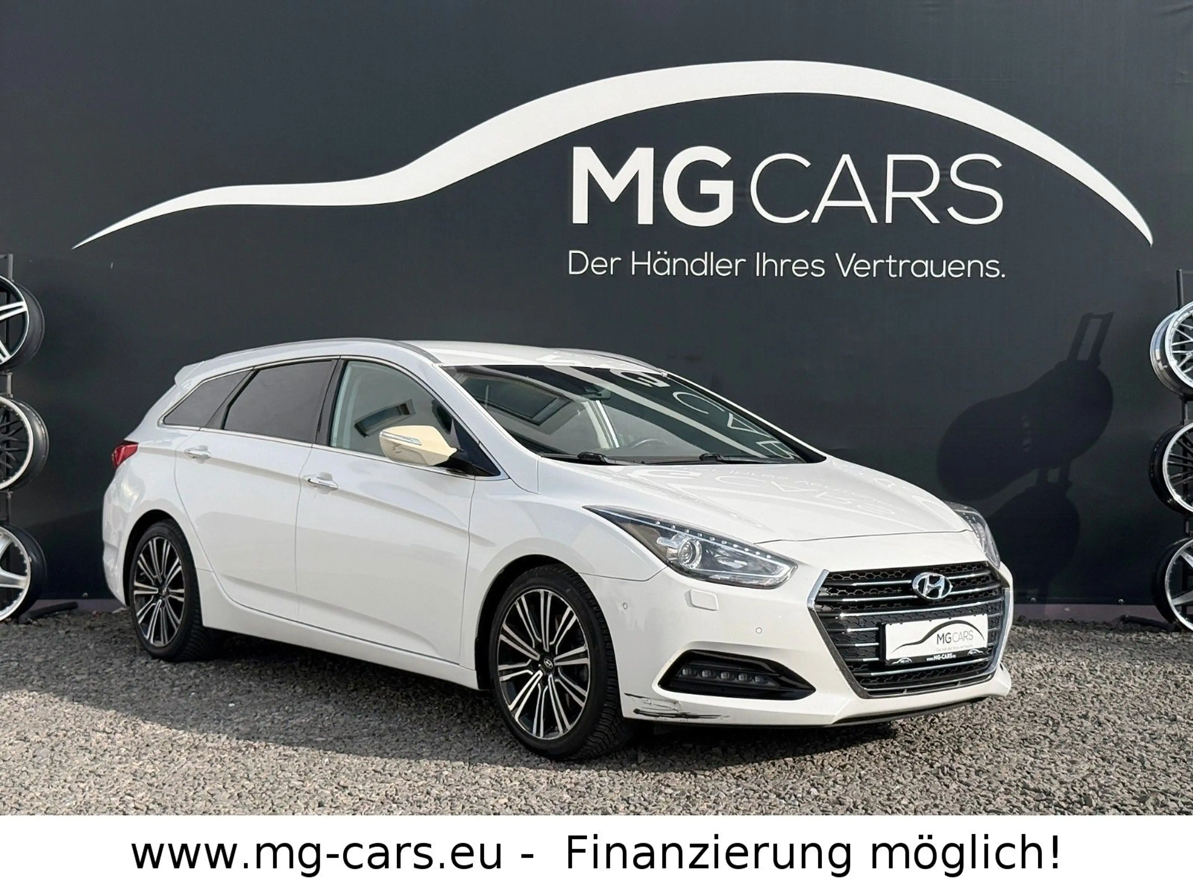 Hyundai i40 ~Premium~Navigation~Xenon~Infinity~1.Hand~SHZ — photo 2