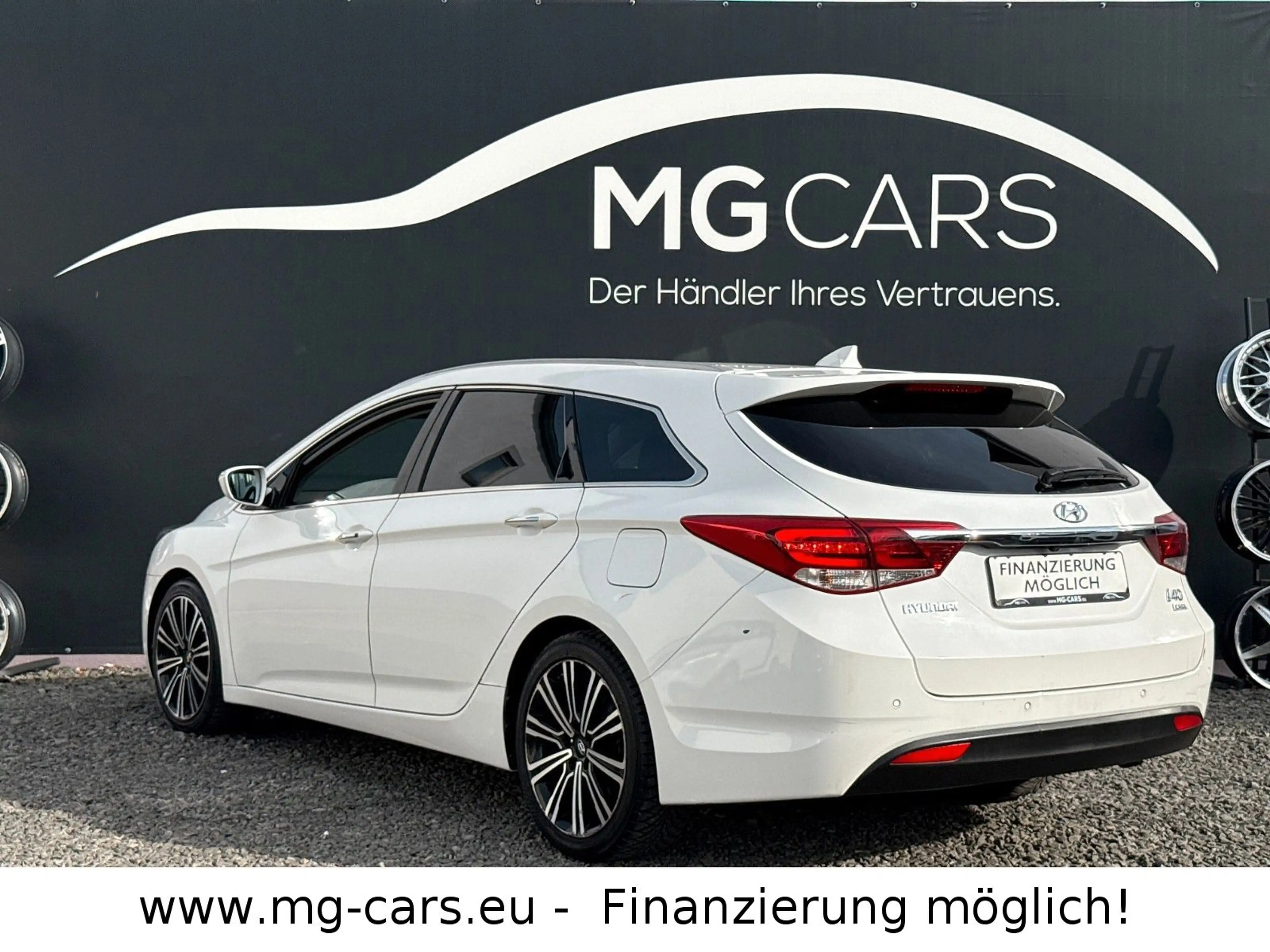 Hyundai i40 ~Premium~Navigation~Xenon~Infinity~1.Hand~SHZ — photo 7