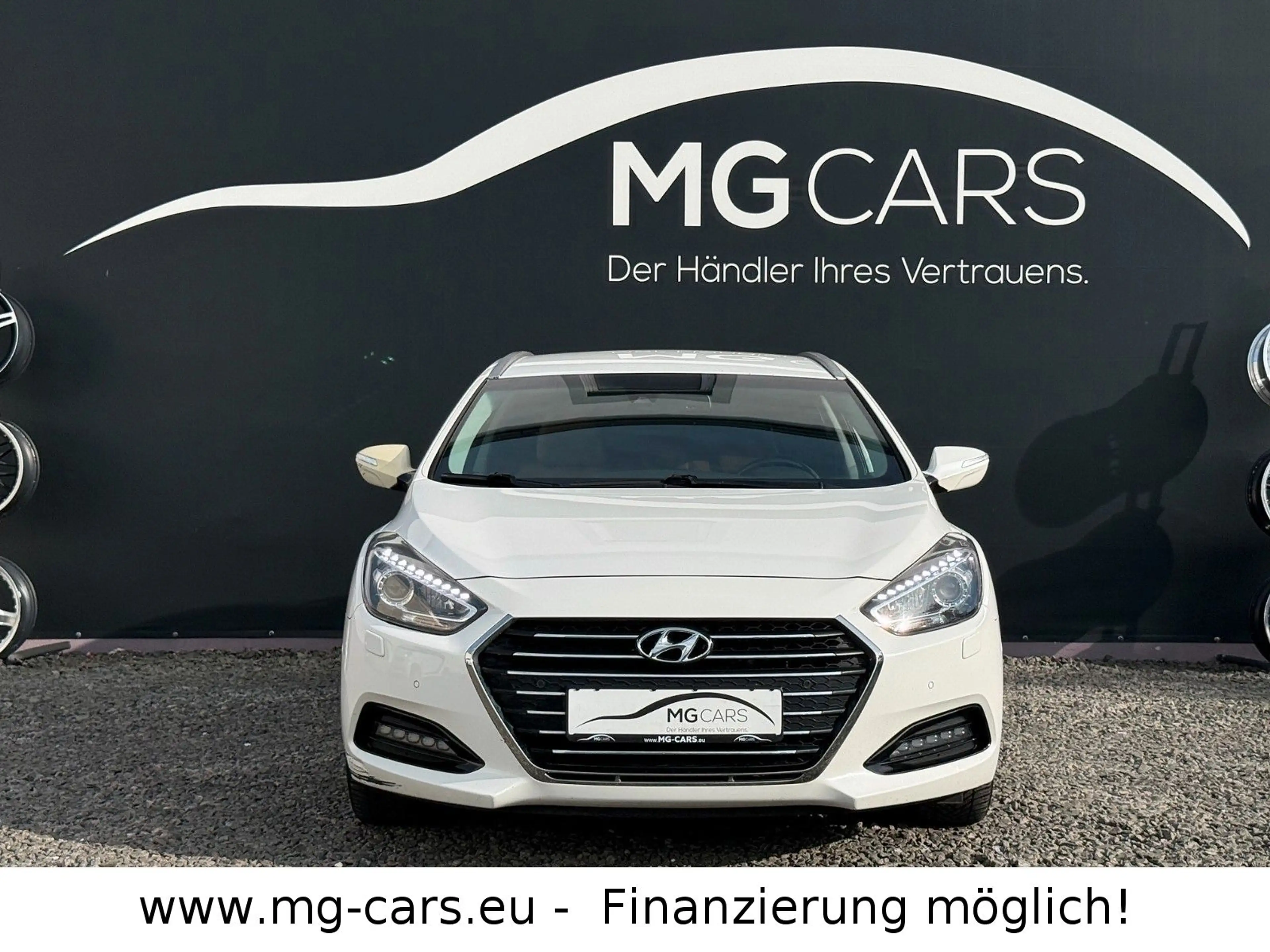 Hyundai i40 ~Premium~Navigation~Xenon~Infinity~1.Hand~SHZ — photo 4