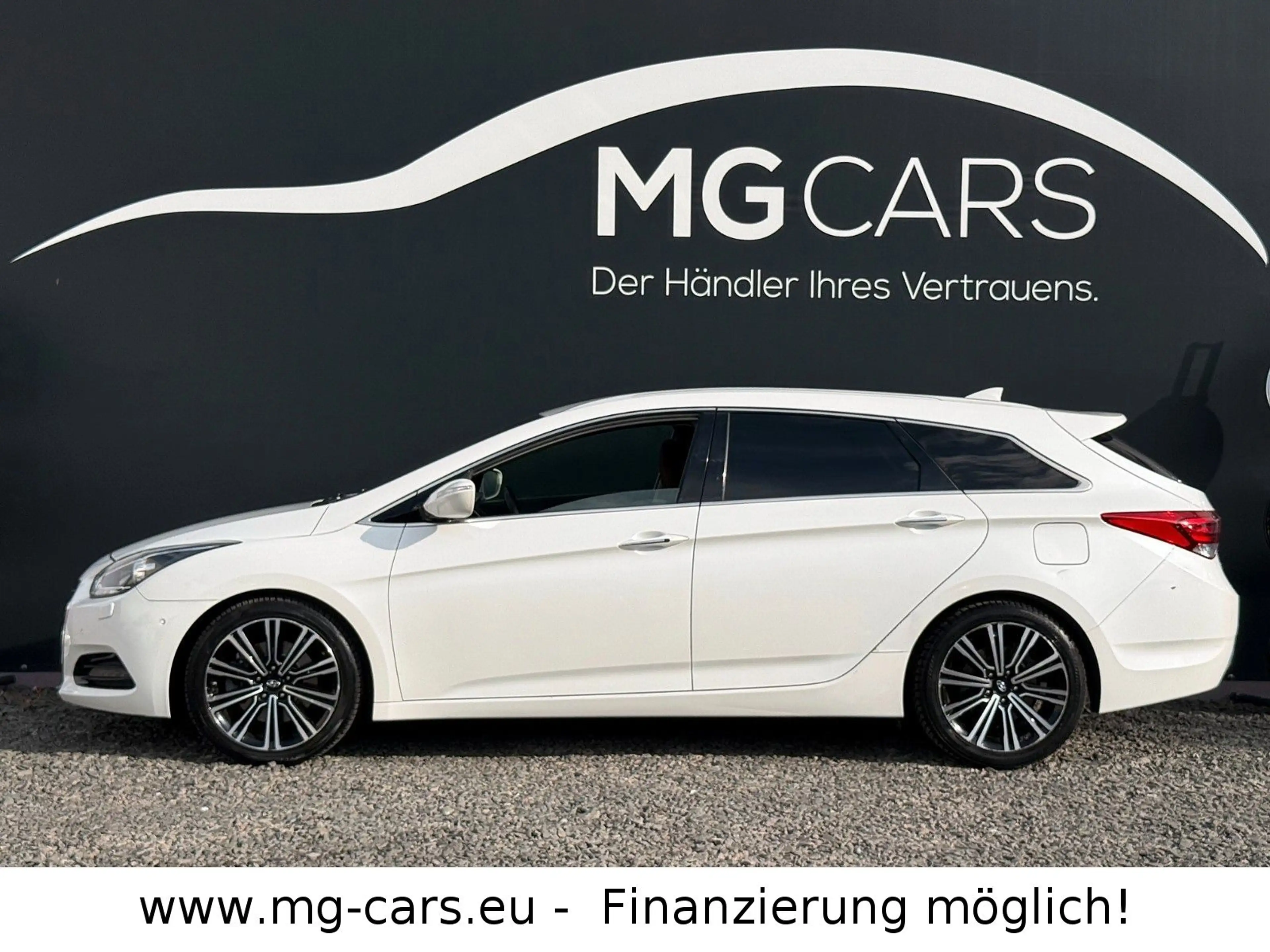 Hyundai i40 ~Premium~Navigation~Xenon~Infinity~1.Hand~SHZ — photo 5