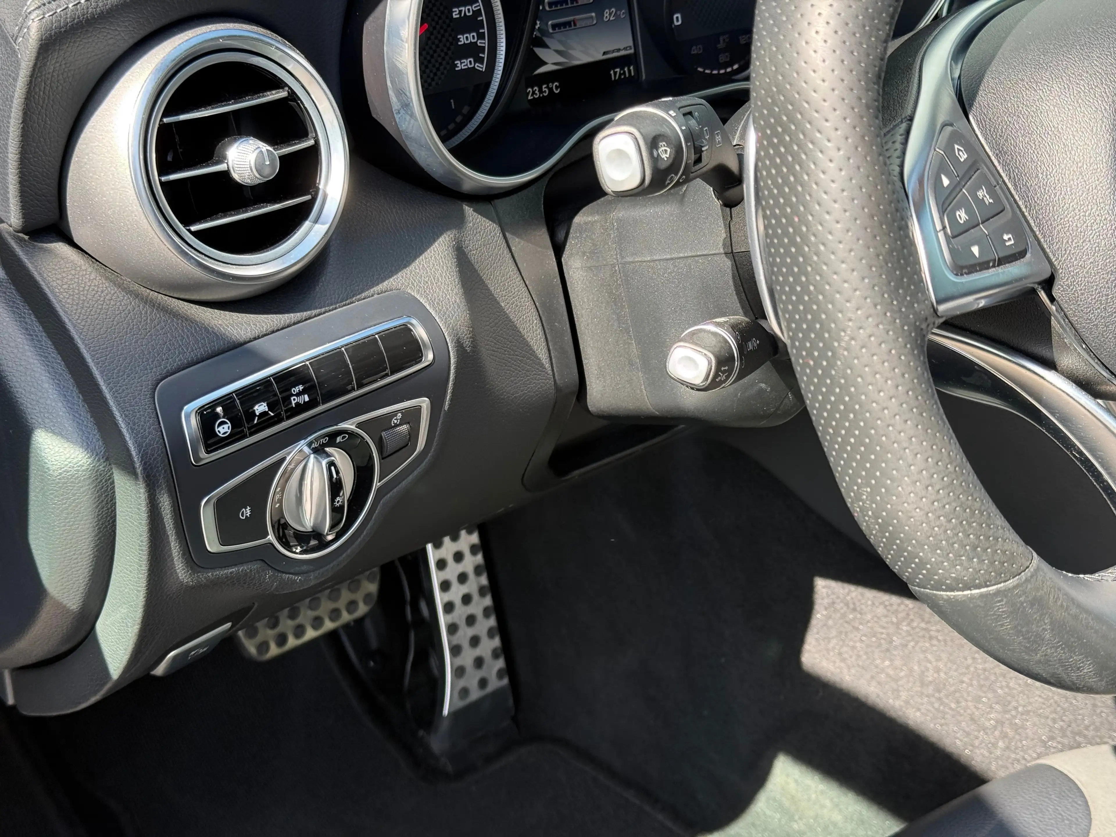 Mercedes-Benz C 63 AMG LICHTE VRACHT - PANO - BURMESTER — photo 10
