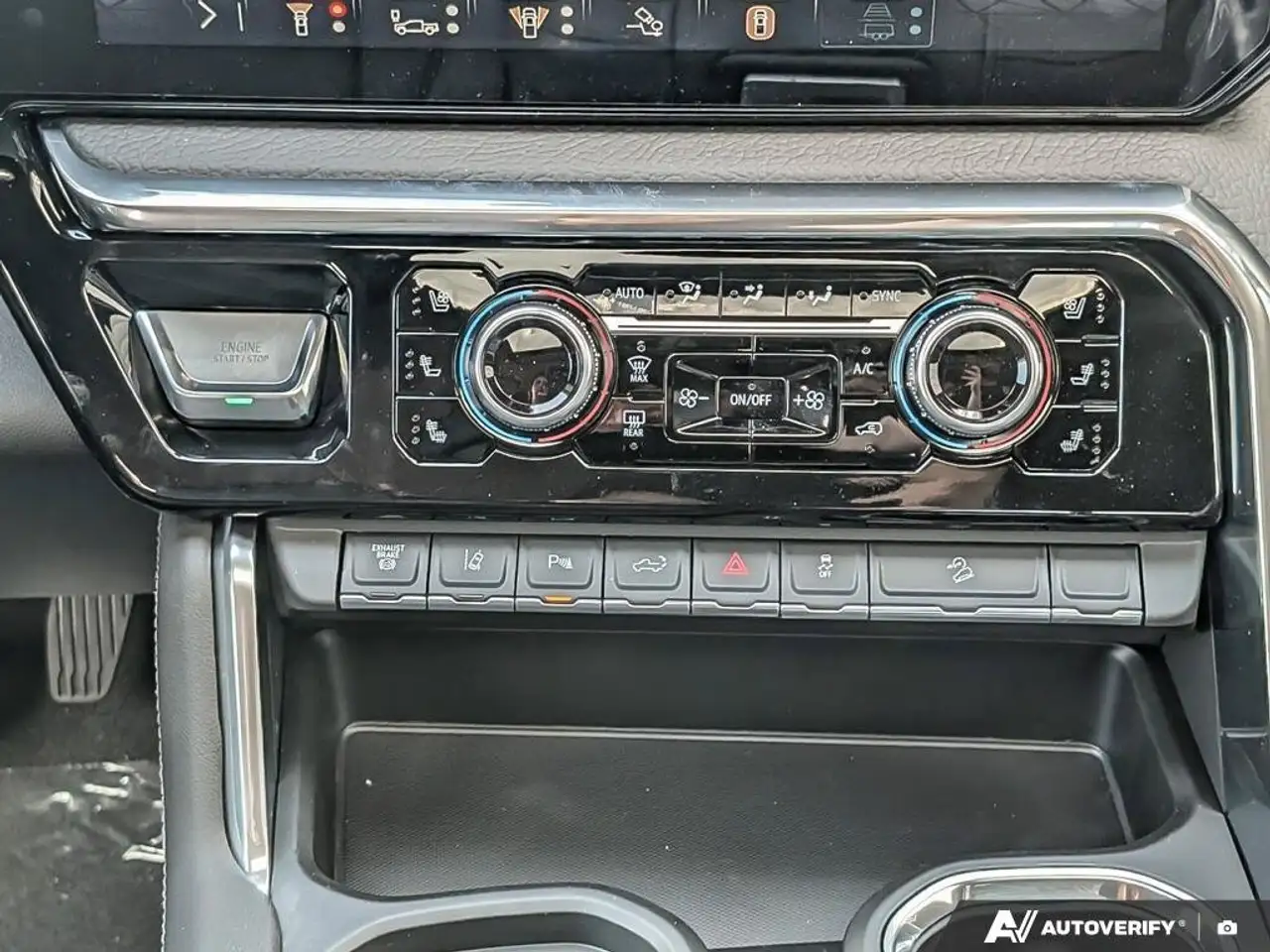 GMC Sierra 3500HD снимка GMC Sierra 3500HD
