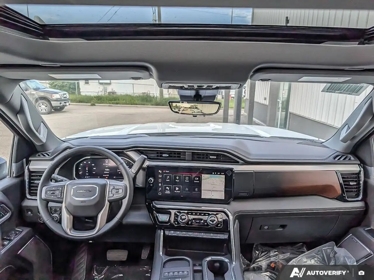 GMC Sierra 3500HD снимка GMC Sierra 3500HD