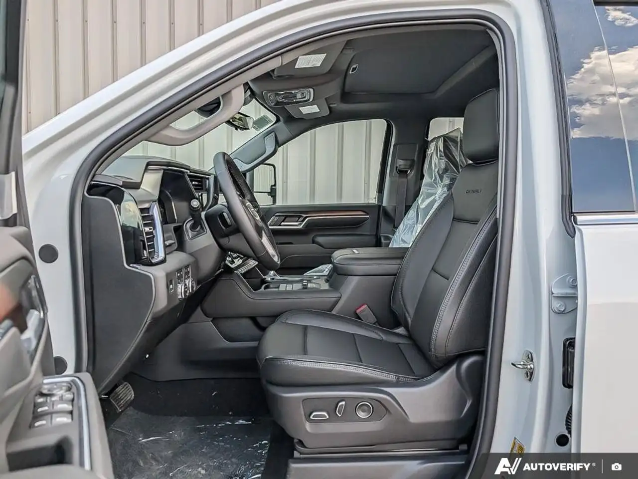 GMC Sierra 3500HD снимка GMC Sierra 3500HD