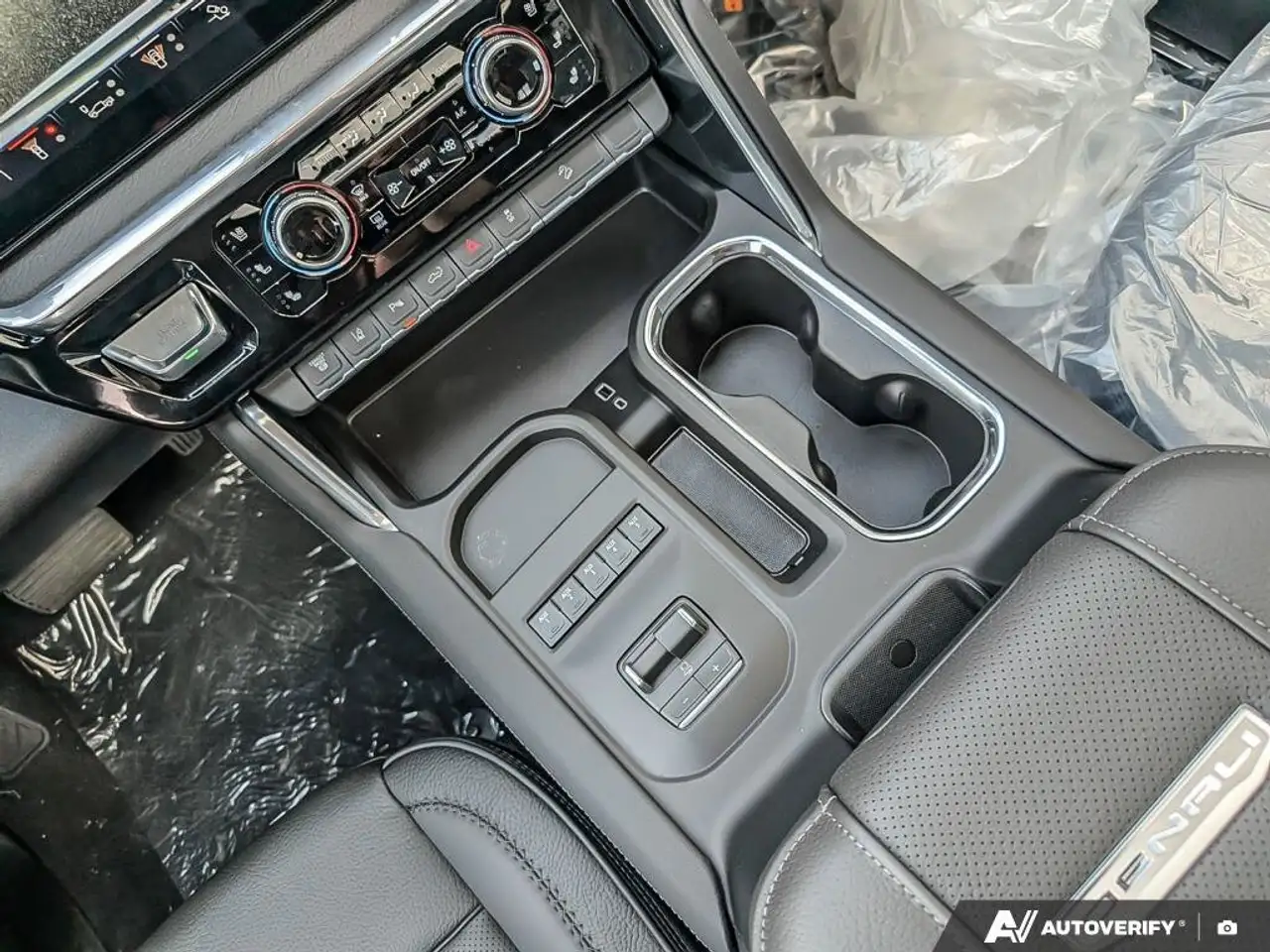 GMC Sierra 3500HD снимка GMC Sierra 3500HD