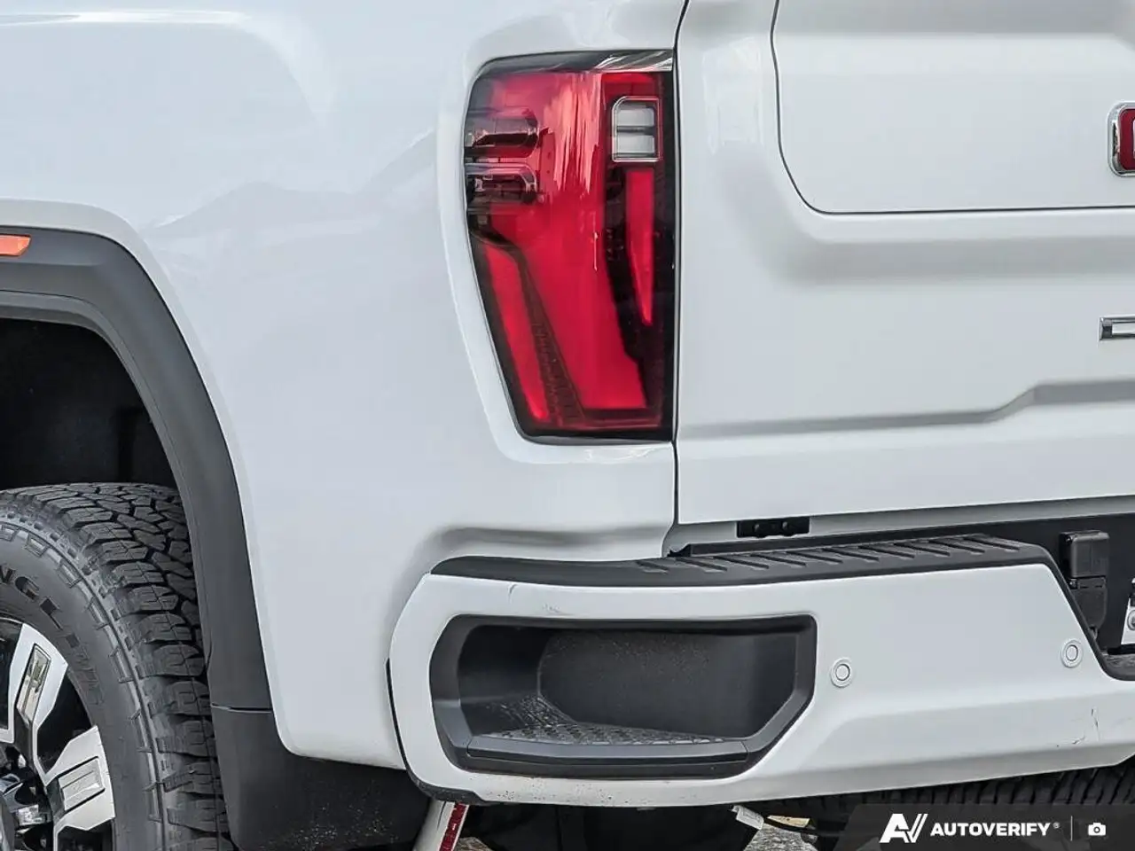 GMC Sierra 3500HD снимка GMC Sierra 3500HD