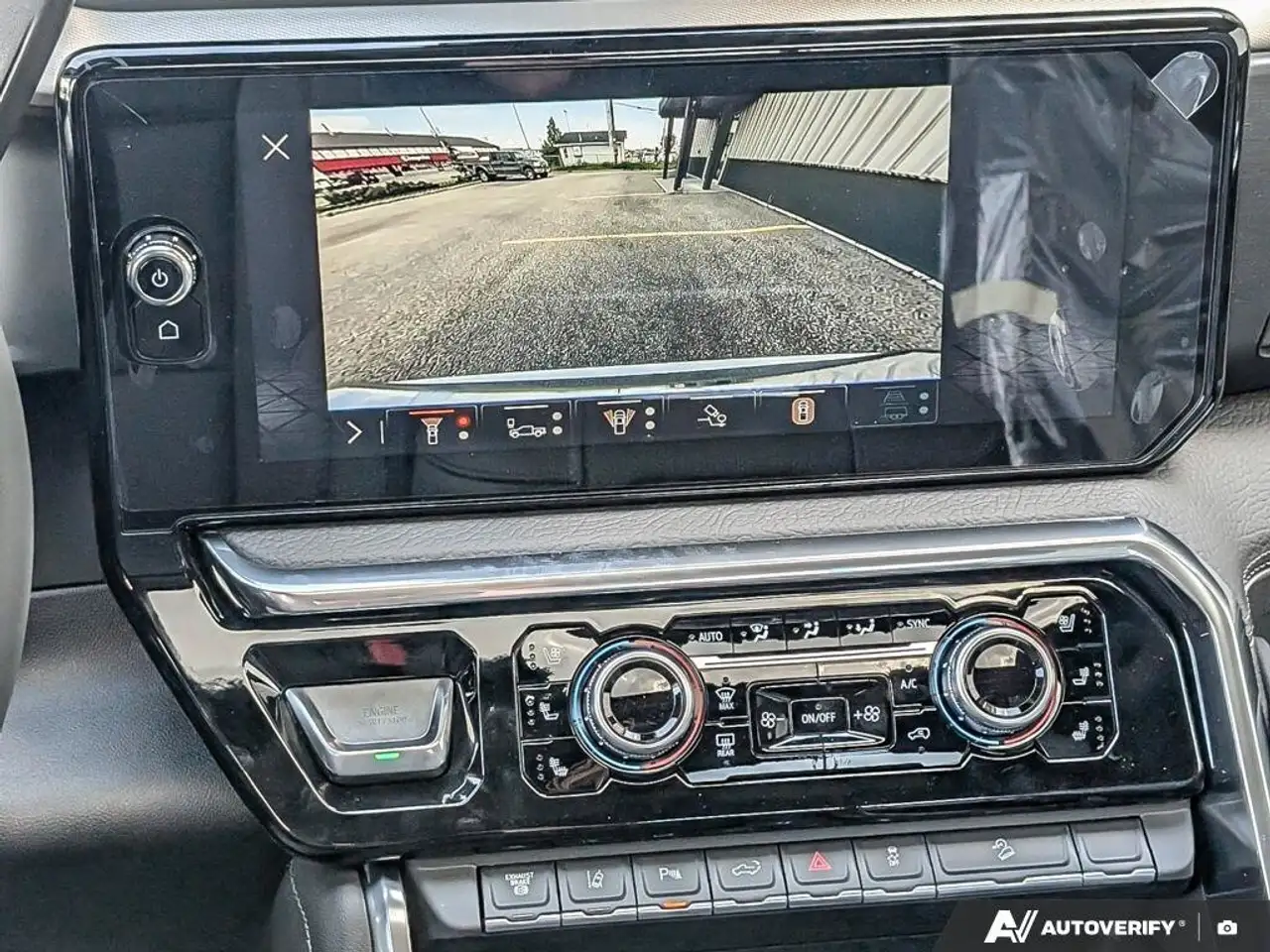 GMC Sierra 3500HD снимка GMC Sierra 3500HD
