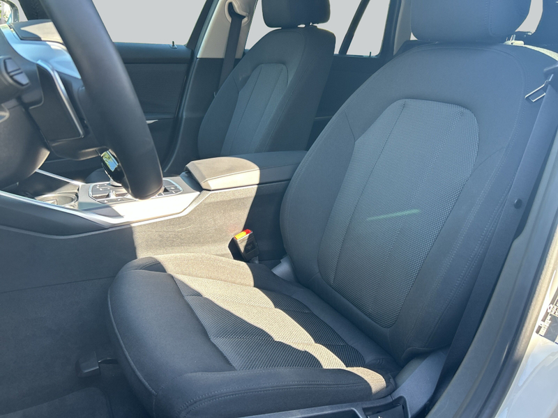 BMW 318 d Touring AHK LED Navi Komfortzugang — photo 11