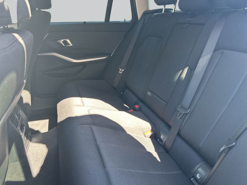 BMW 318 d Touring AHK LED Navi Komfortzugang — photo 12